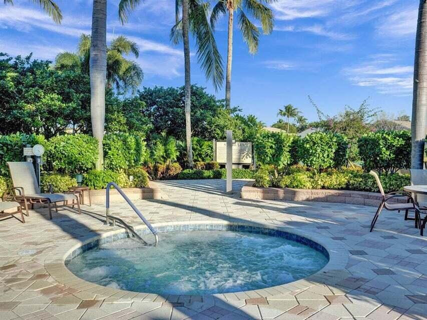 VALENCIA PALMS - Residential