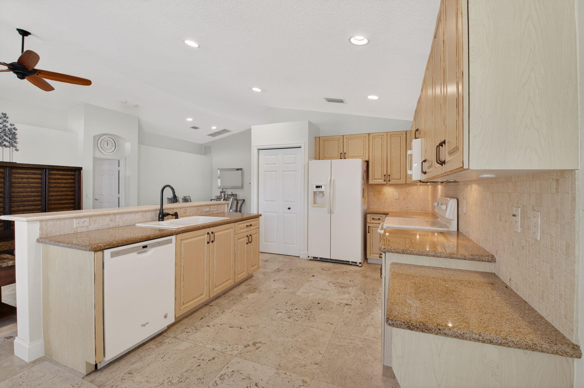 VALENCIA PALMS - Residential