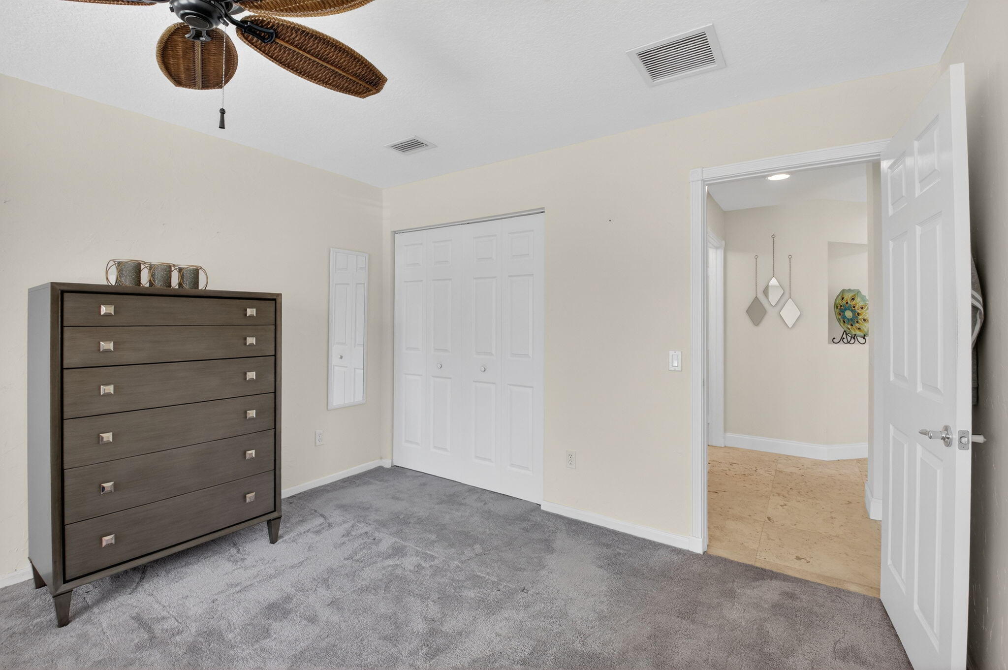 VALENCIA PALMS - Residential