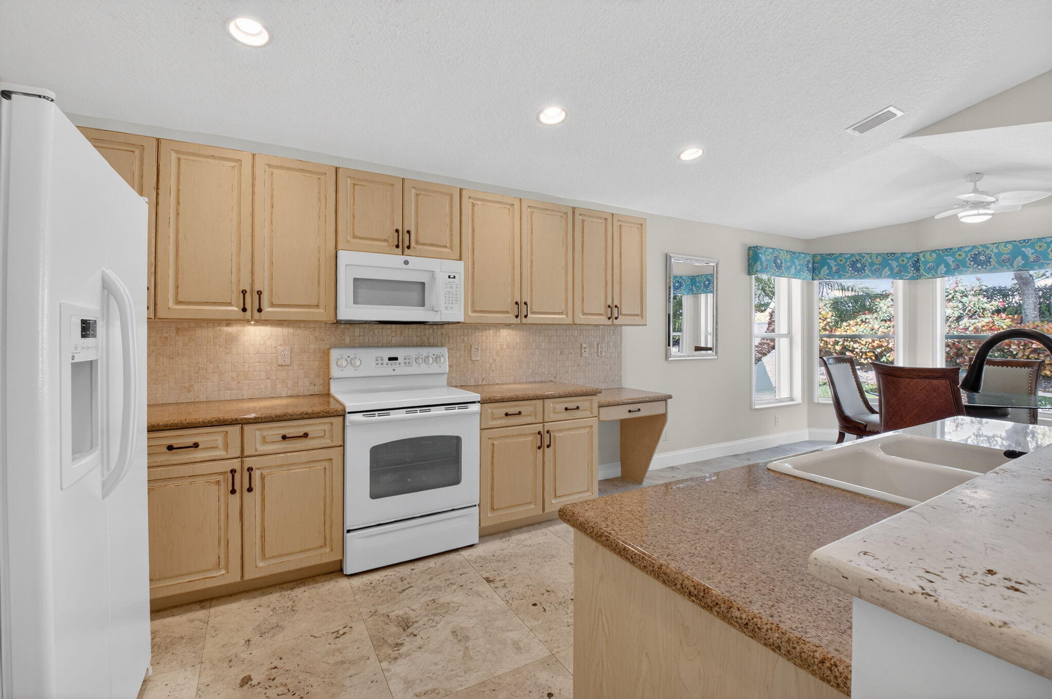 VALENCIA PALMS - Residential