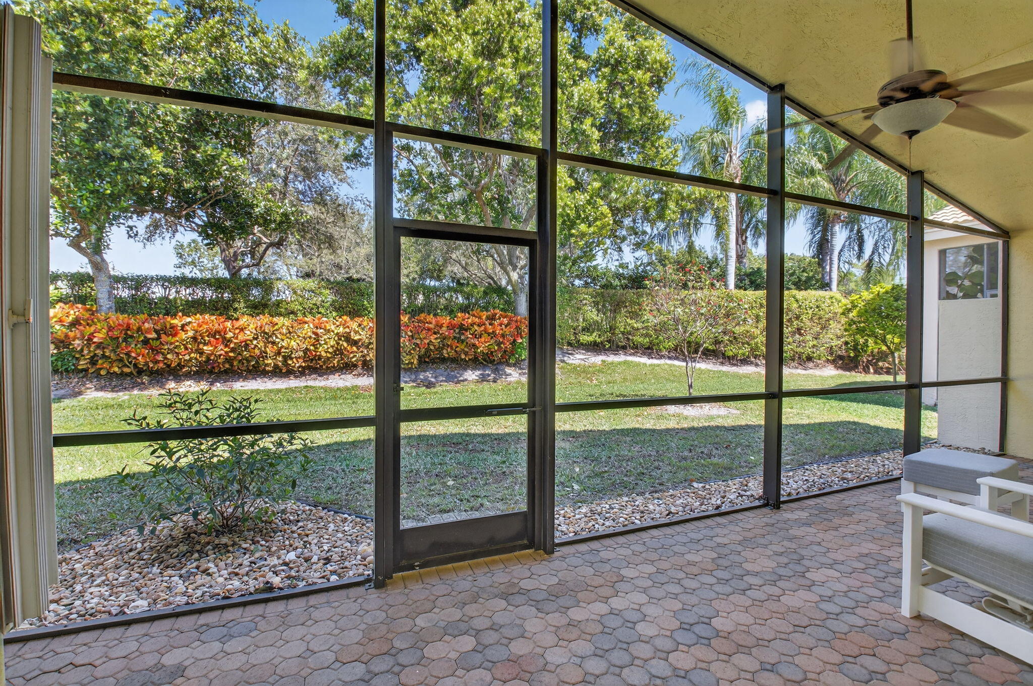 VALENCIA PALMS - Residential