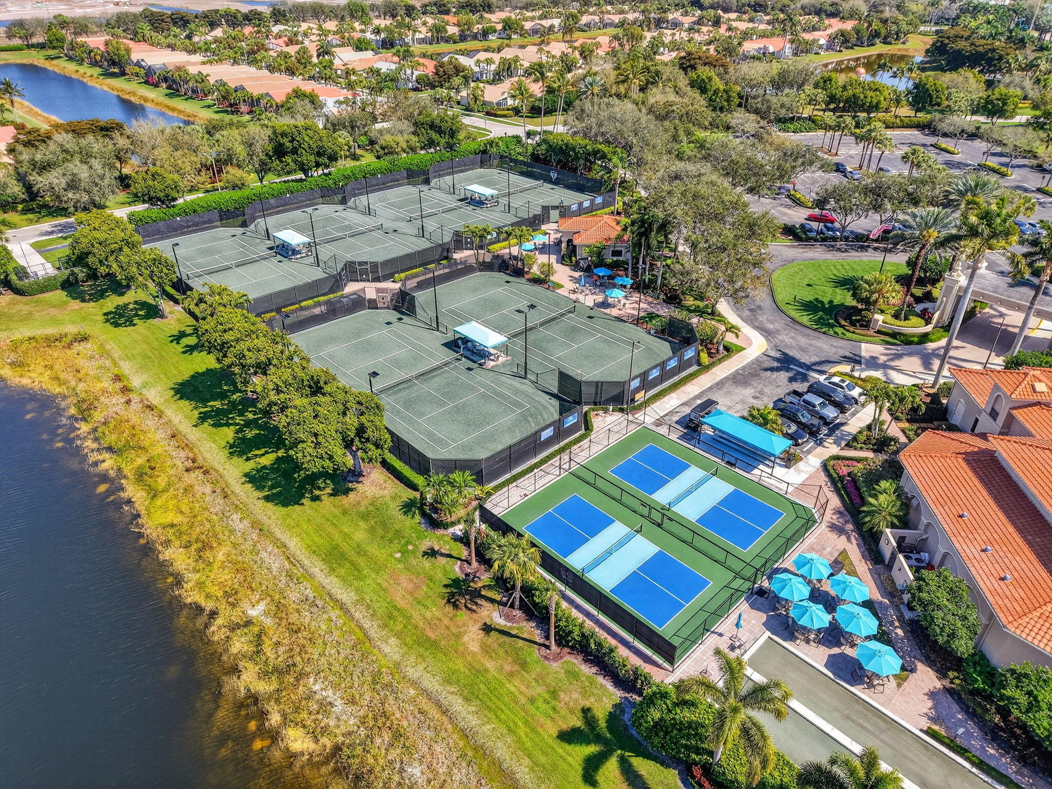 VALENCIA PALMS - Residential