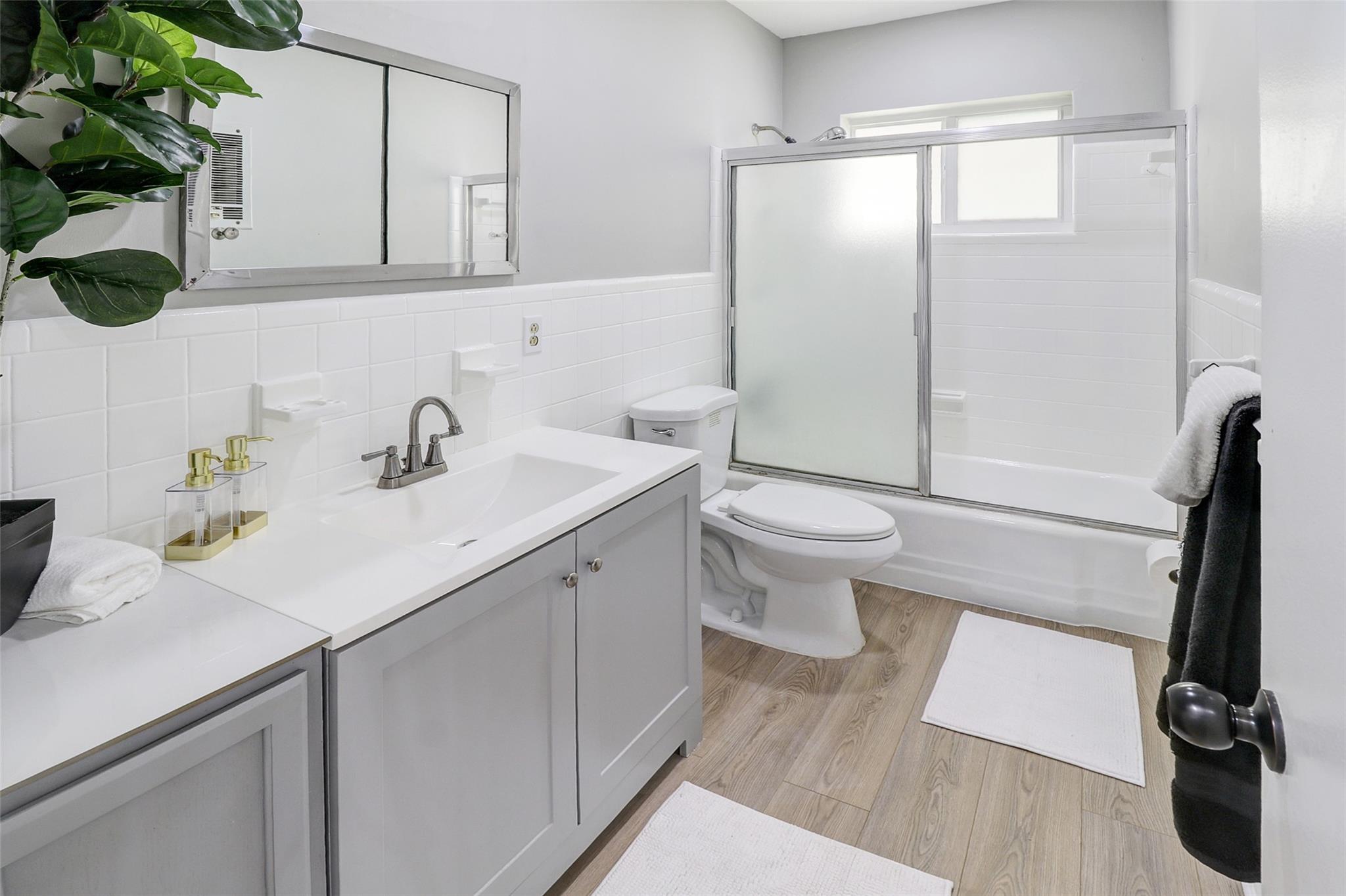 North Andrews Terrace 32- - Residential