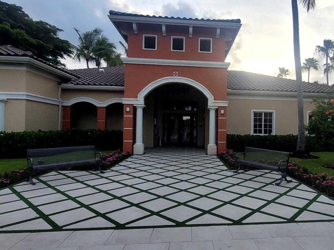 GRAND ISLES CONDO - Residential