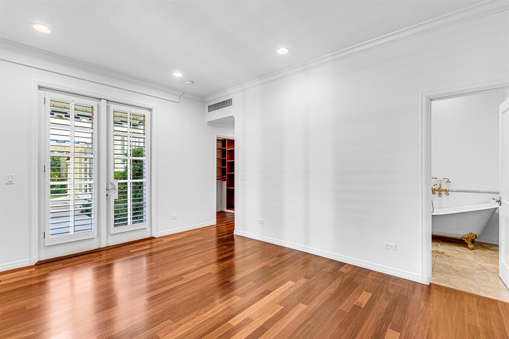 ROYAL PARK - Residential