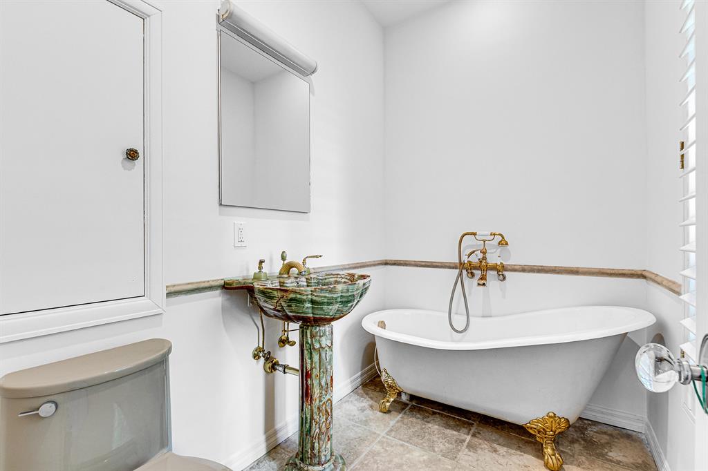 ROYAL PARK - Residential