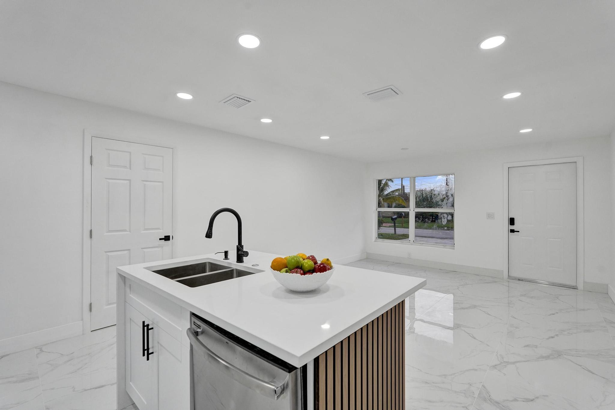 Playland Isles 37-14 B - Residential Lease