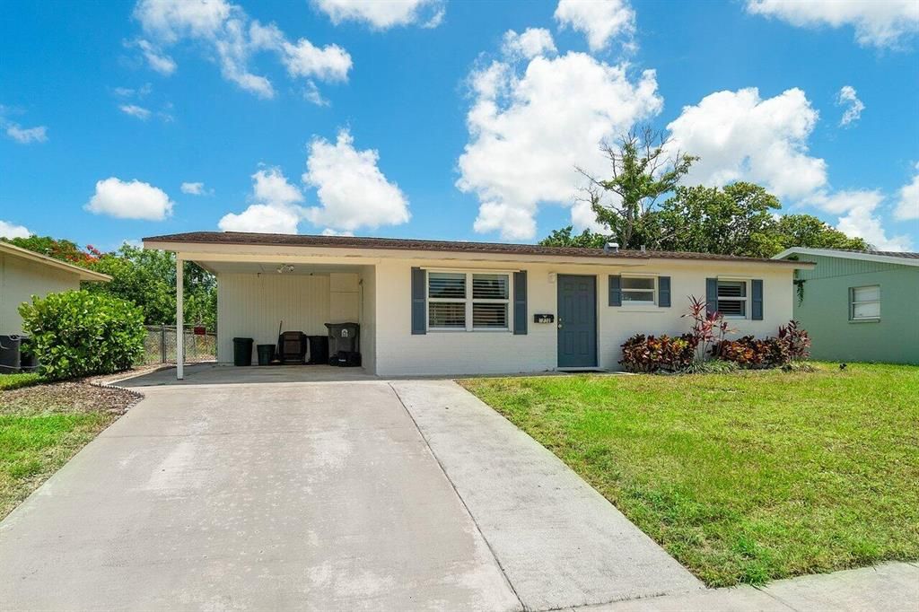 Photo of 3732 Island Road, Palm Beach Gardens, FL 33410 (MLS # R10723950)