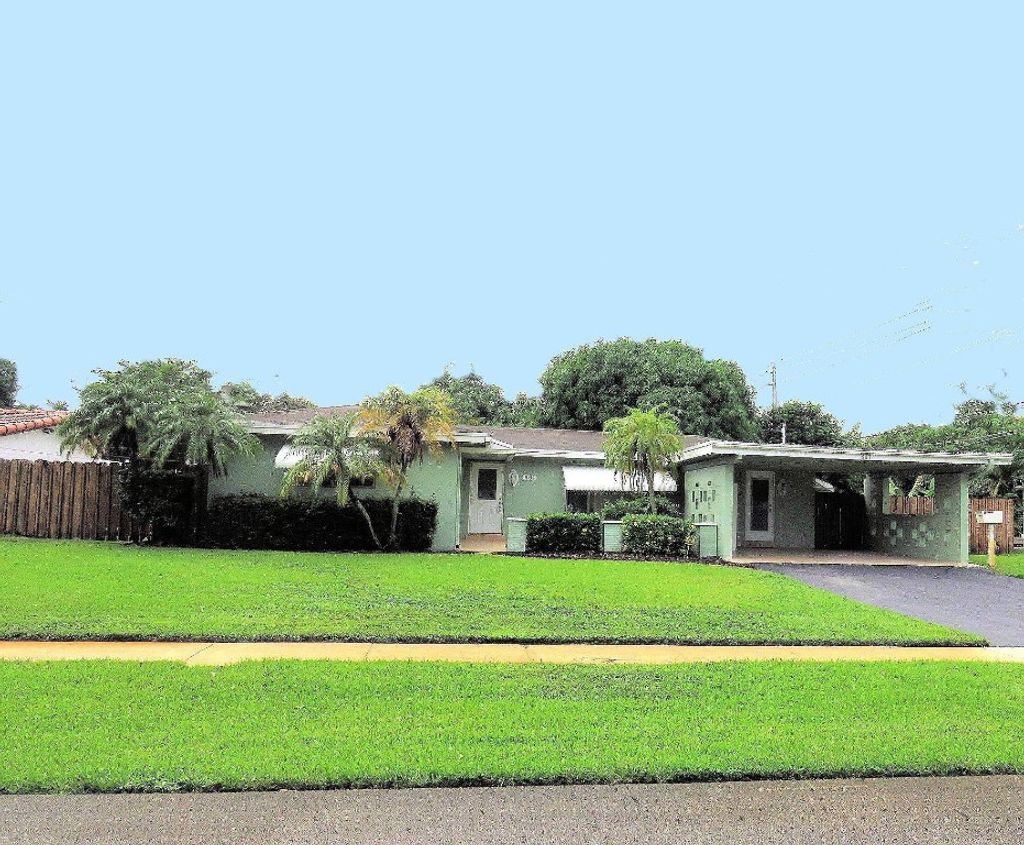 Photo of 881 Zinnia Lane, Plantation, FL 33317 (MLS # F10461815)