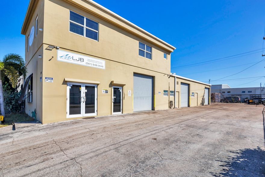 3432 Sq ft of light industrial and commercial warehouse and office space located in the heart of Lake Park.
Features include Double T concrete roof, impact windows, electric gate with backup battery, security camera
system throughout, 3 large bay doors. Plenty of outdoor space. 8 x 20 cargo container storage and steel storage
racks.