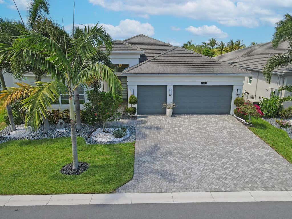 Photo of 9197 Seahorse Bay Drive, Boynton Beach, FL 33473 (MLS # R10990521)
