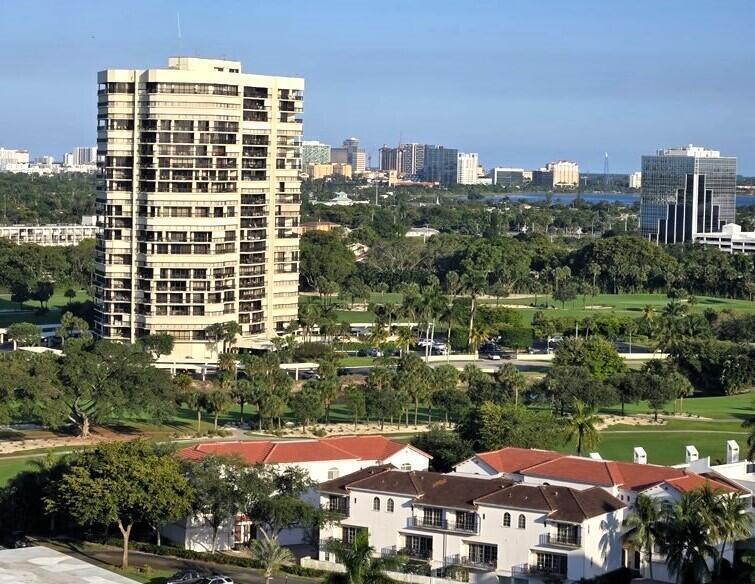 LANDS OF THE PRESIDENT CONDO 3 - Residential