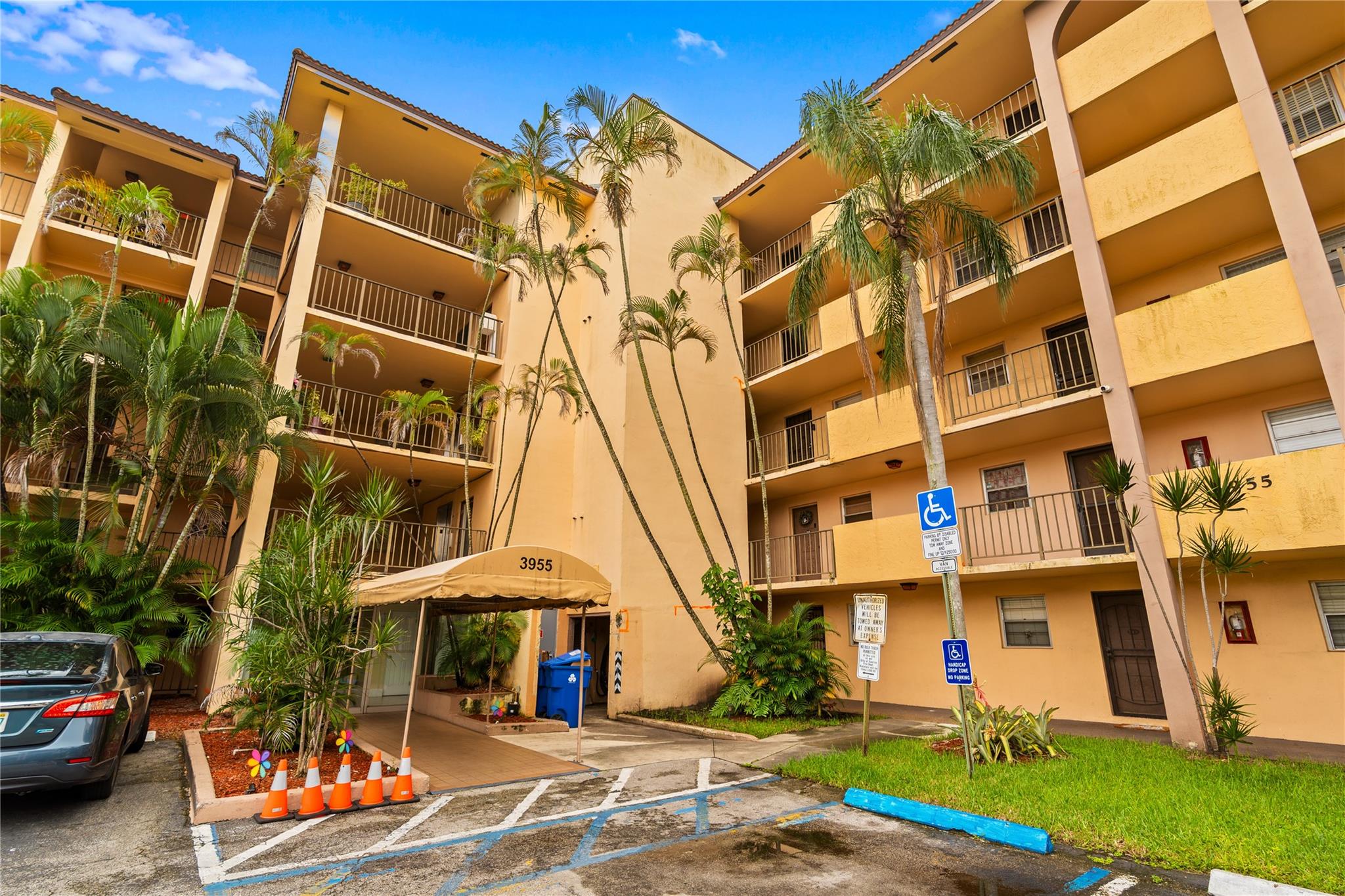 View photos, virtual tours, details... 3955 N Nob Hill Rd 307