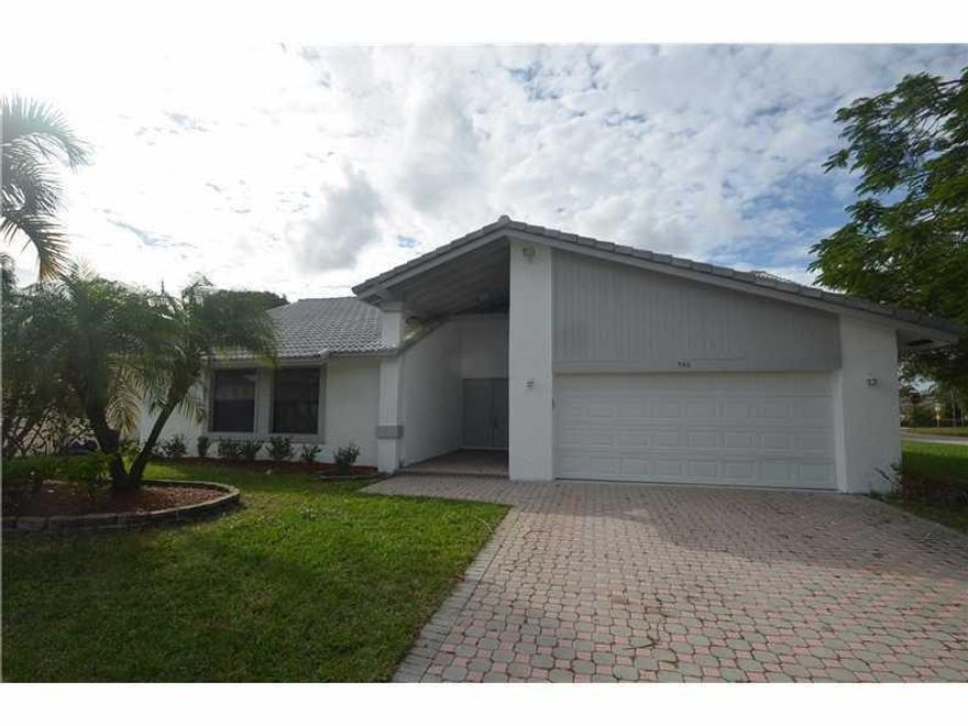 Great property in Coral Springs, FL, offers a stunning layout. Enjoy peace of mind and the best quality ownership for a rental in the area. ONLY ONE MONTH DEPOSIT REQUIRED for qualified tenants. All kitchen appliances installed and maintained by landlord. One or Two years lease welcome in this beautiful home. PET FRIENDLY (some restrictions may apply). Easy to show - Vacant. *** $100 A MONTH TO THE RENT FOR POOL MAINTENANCE ***