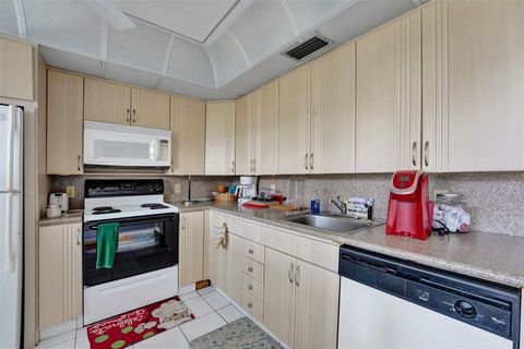 Tiny photo for 2505 Antigua Terrace #L3, Coconut Creek, FL 33066 (MLS # F10537987)
