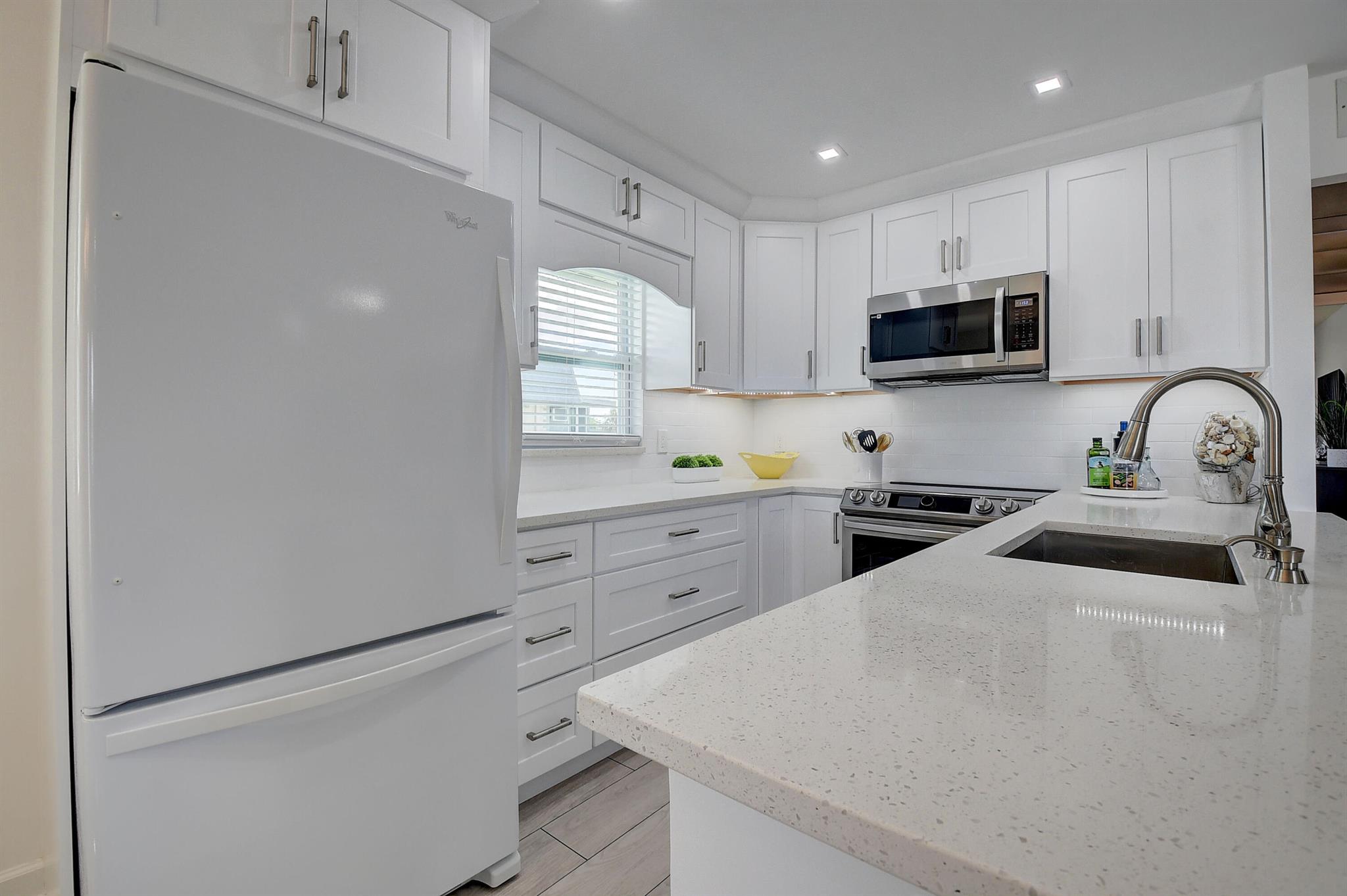 KINGS POINT BRITTANY COND - Residential