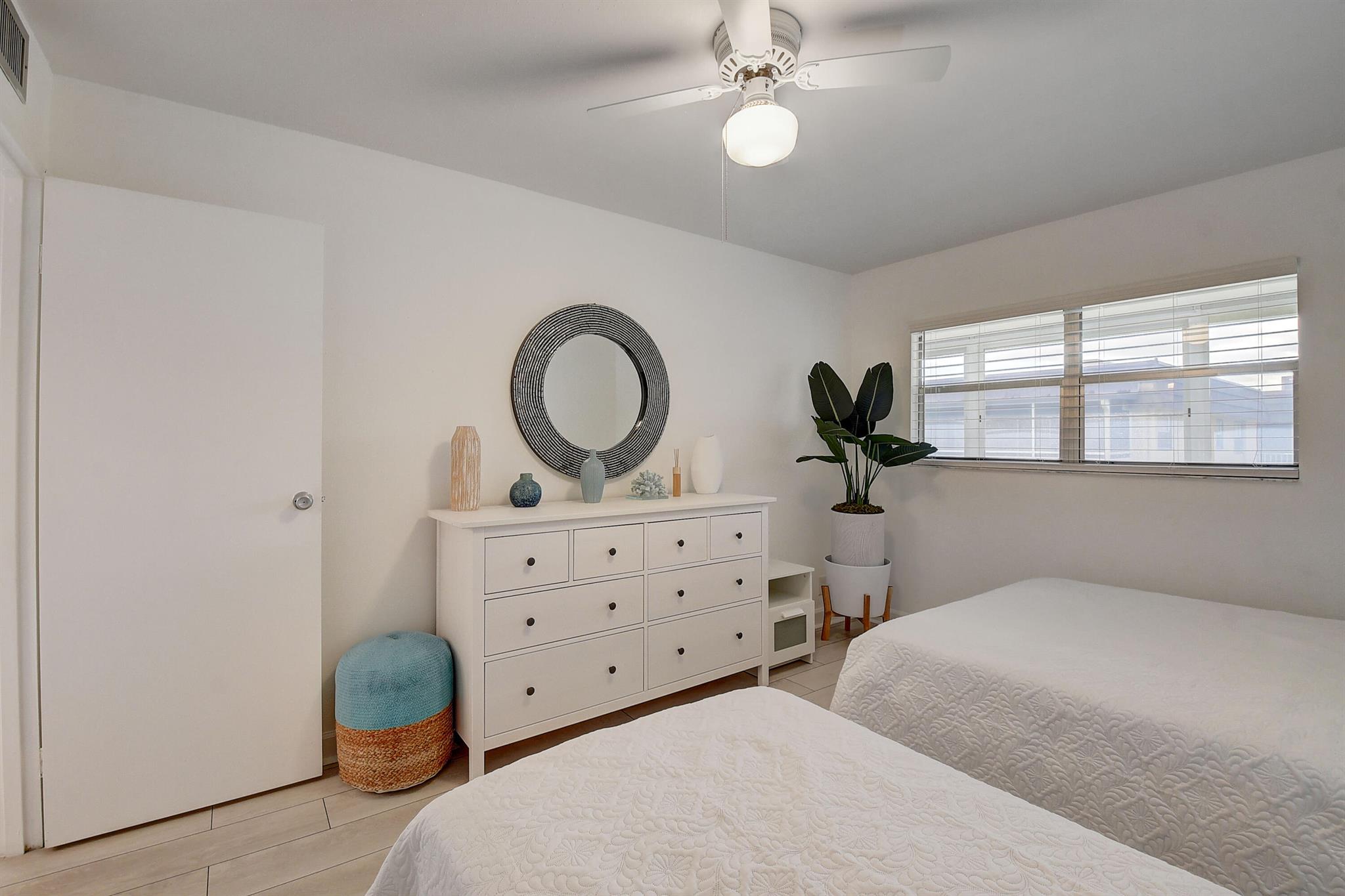 KINGS POINT BRITTANY COND - Residential