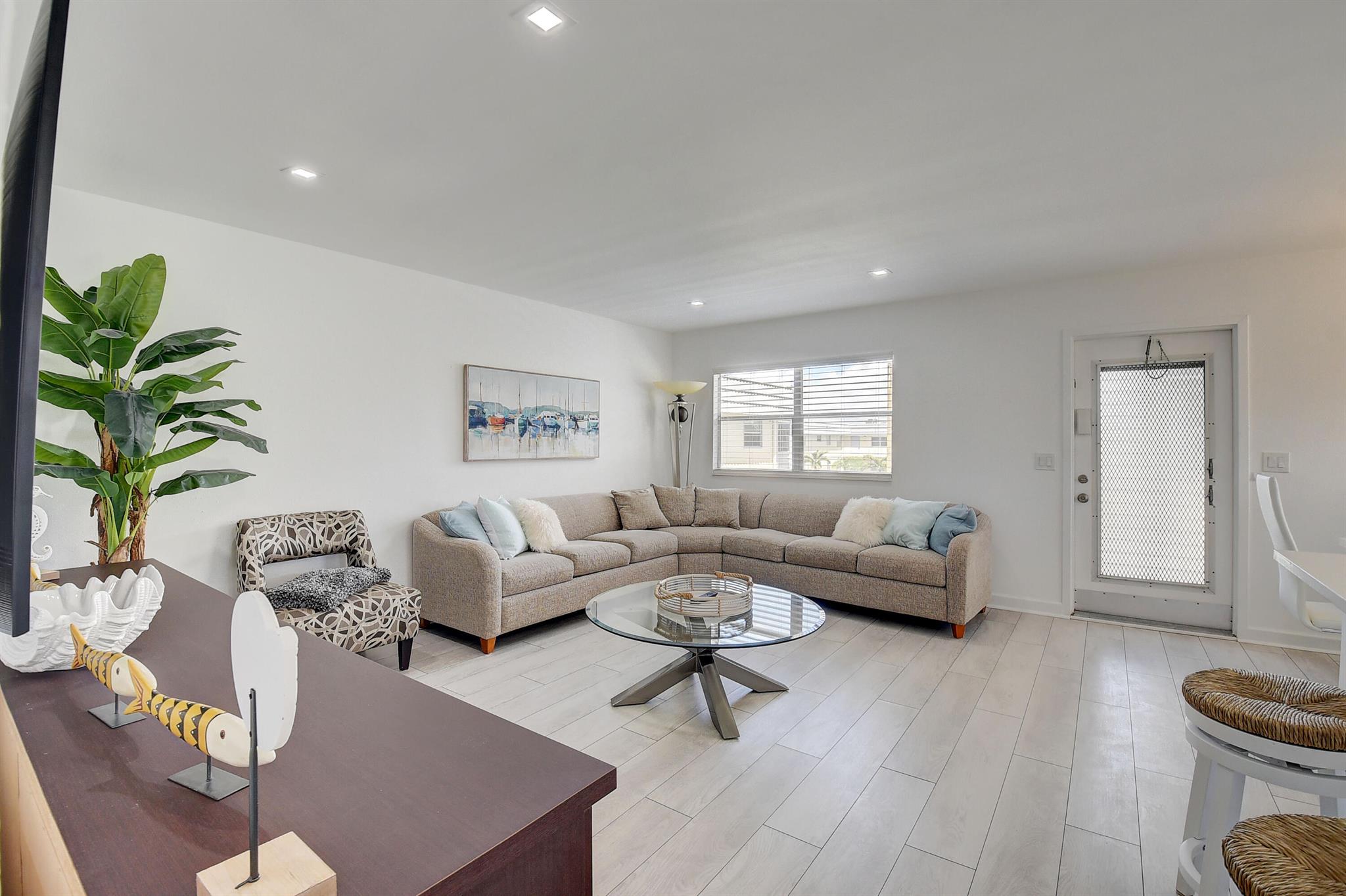 KINGS POINT BRITTANY COND - Residential