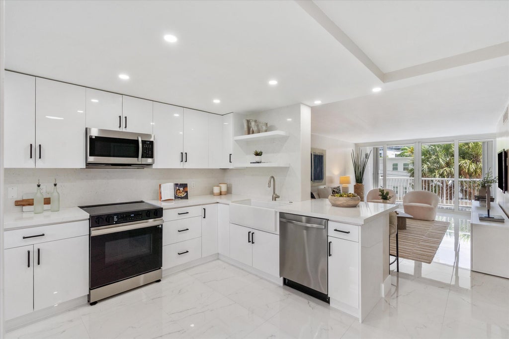 Photo of 2200 NE 33rd Avenue #2J, Fort Lauderdale, FL 33305 (MLS # B26078559)