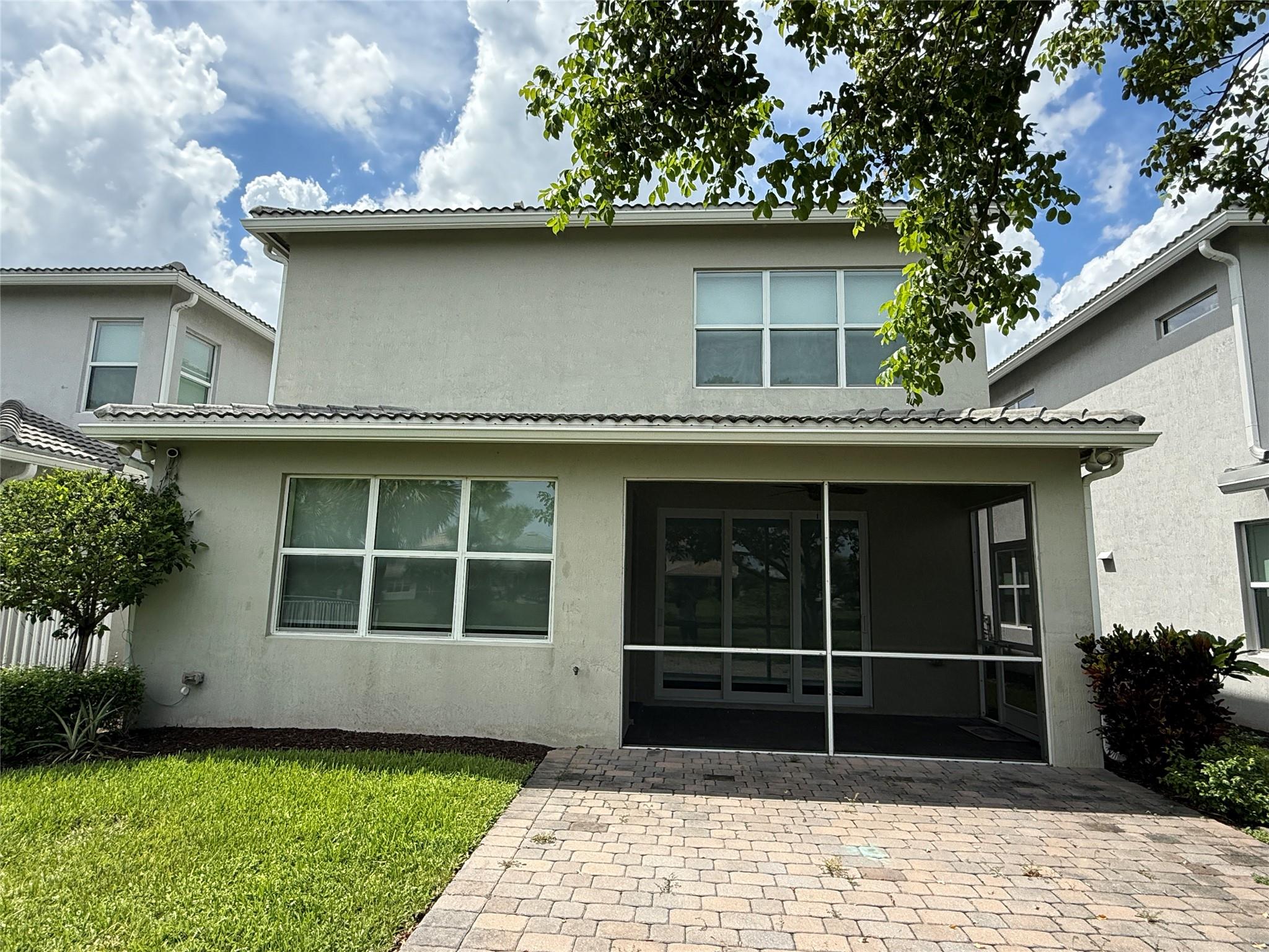 Hillcrest Country Club So - Residential Lease
