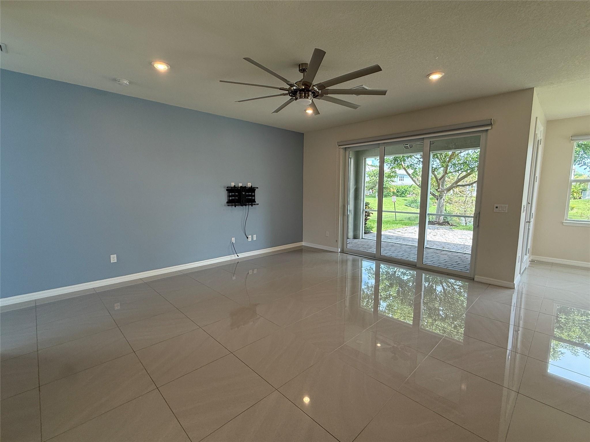 Hillcrest Country Club So - Residential Lease