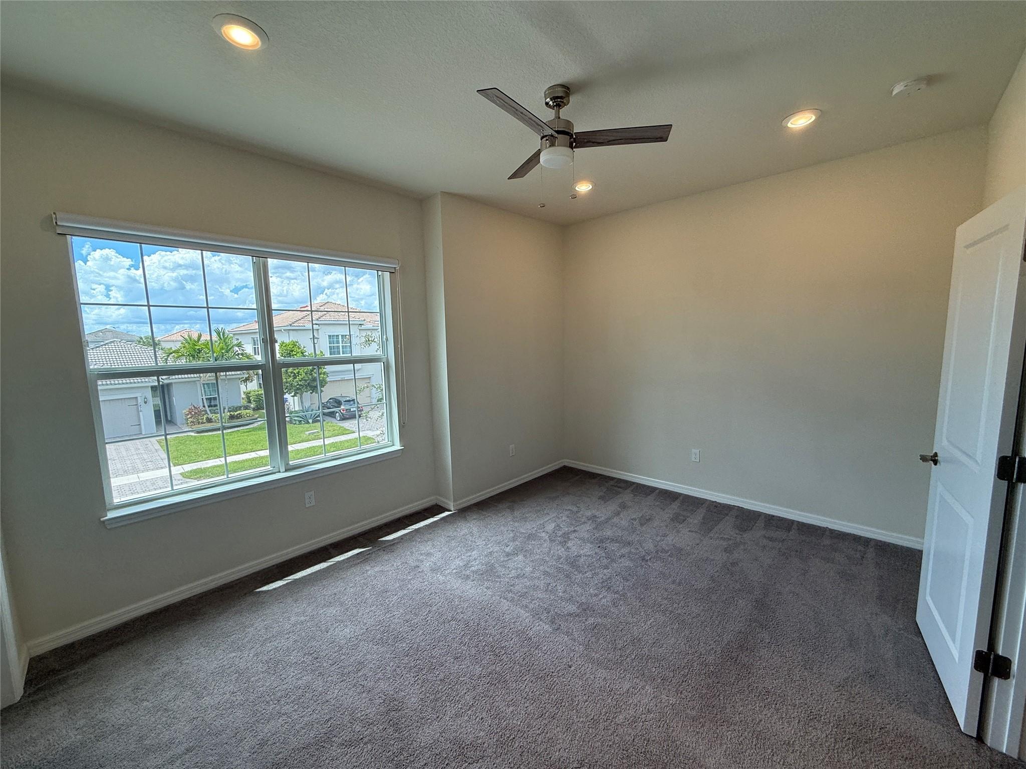 Hillcrest Country Club So - Residential Lease