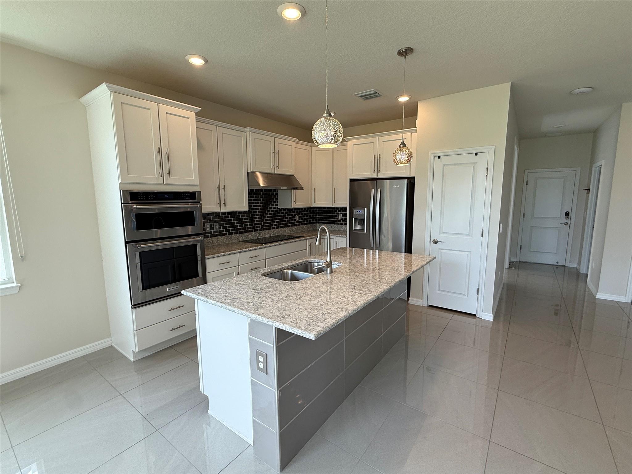 Hillcrest Country Club So - Residential Lease