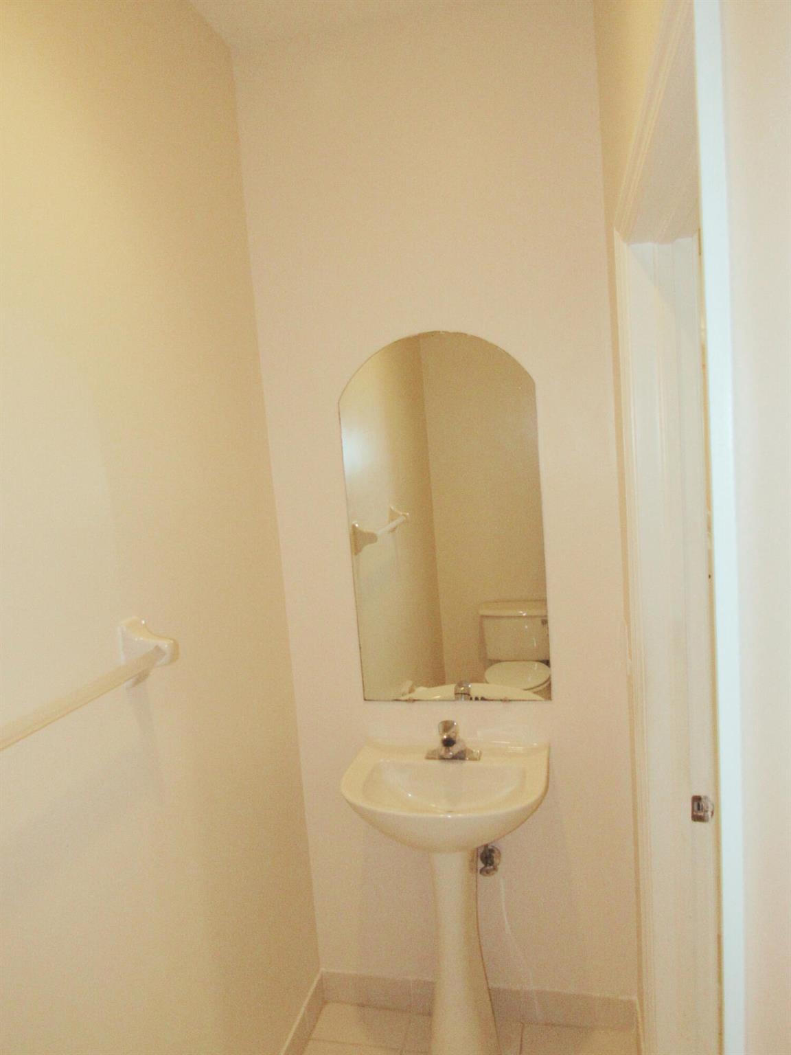 SEMINOLE ESTATES & TOWNHOMES - Residential