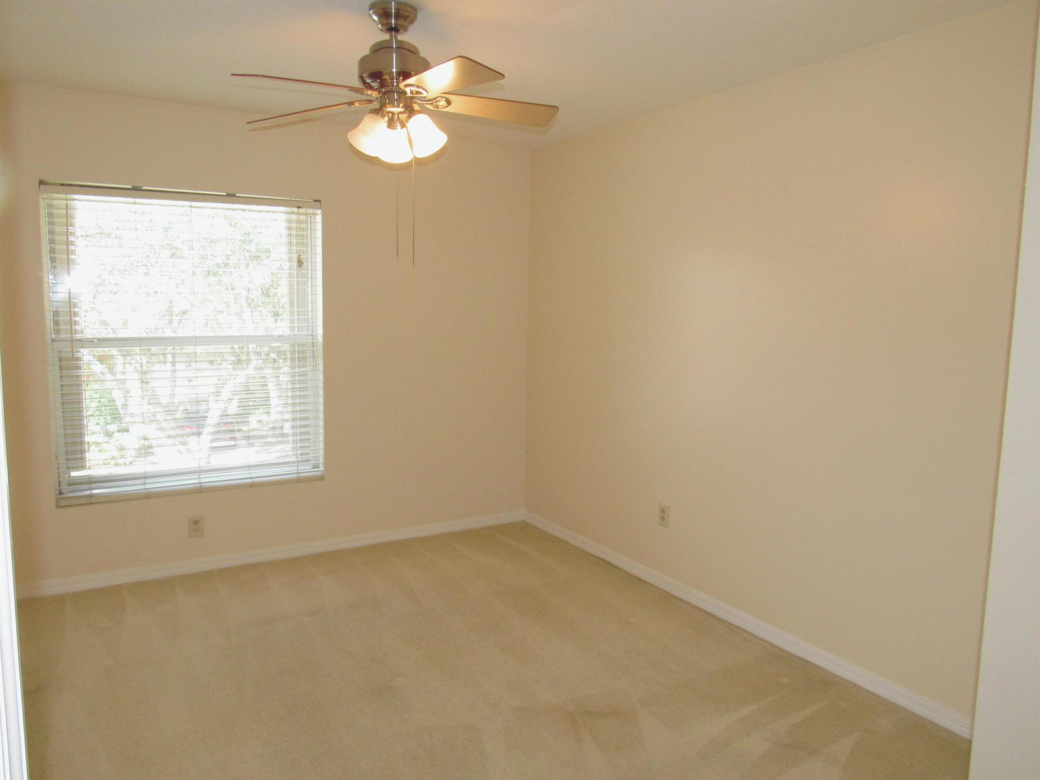 SEMINOLE ESTATES & TOWNHOMES - Residential