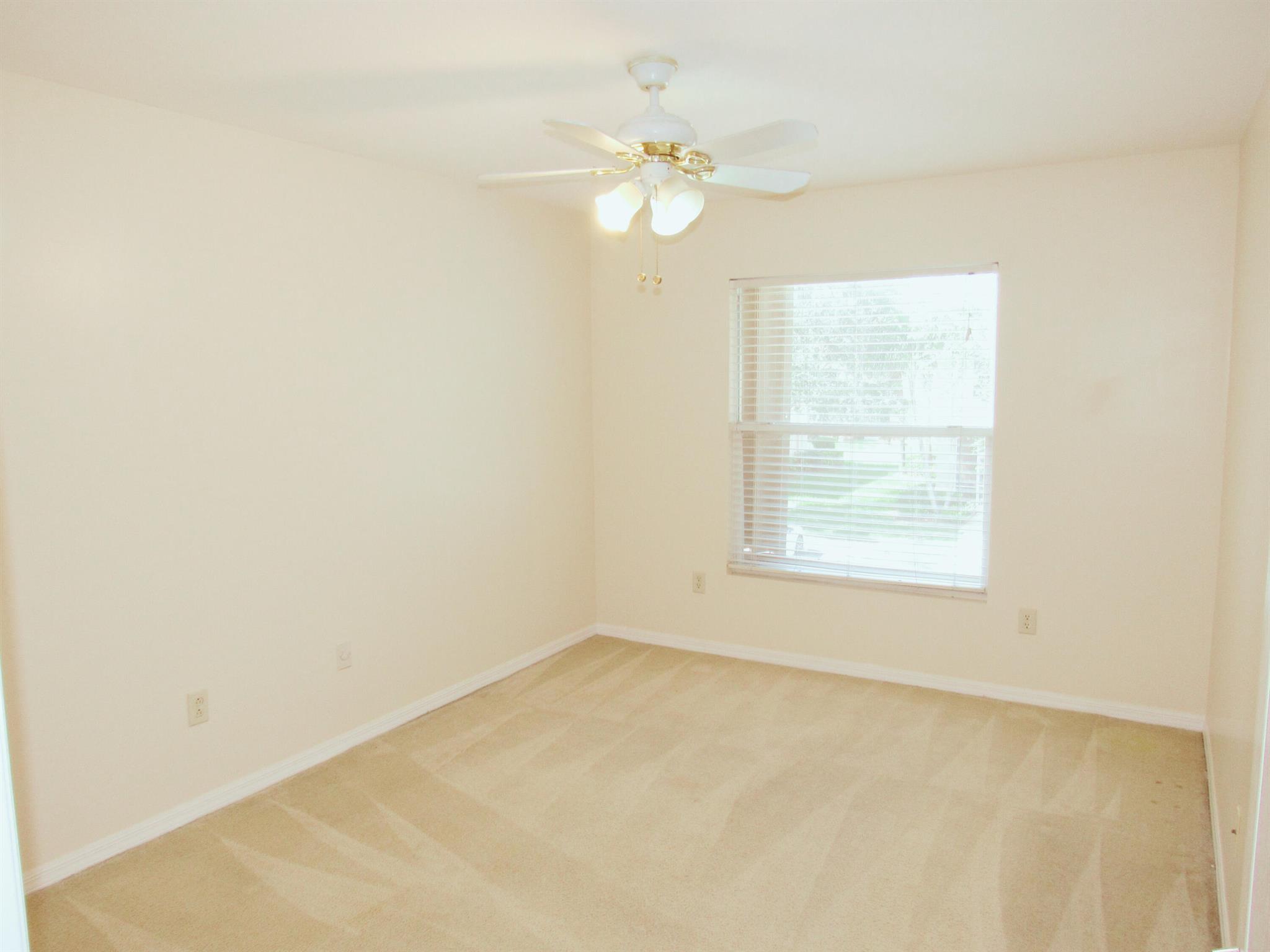 SEMINOLE ESTATES & TOWNHOMES - Residential