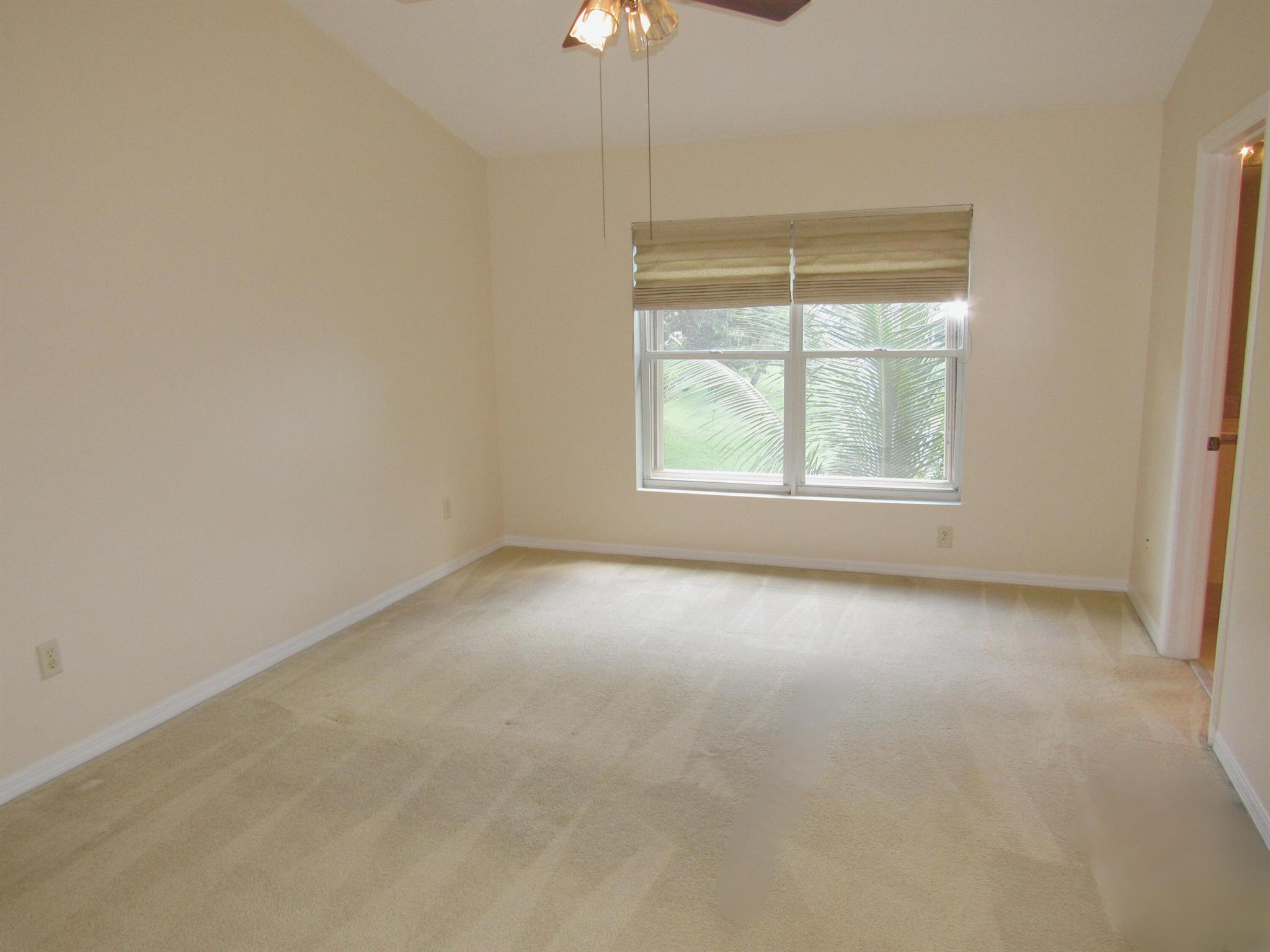 SEMINOLE ESTATES & TOWNHOMES - Residential