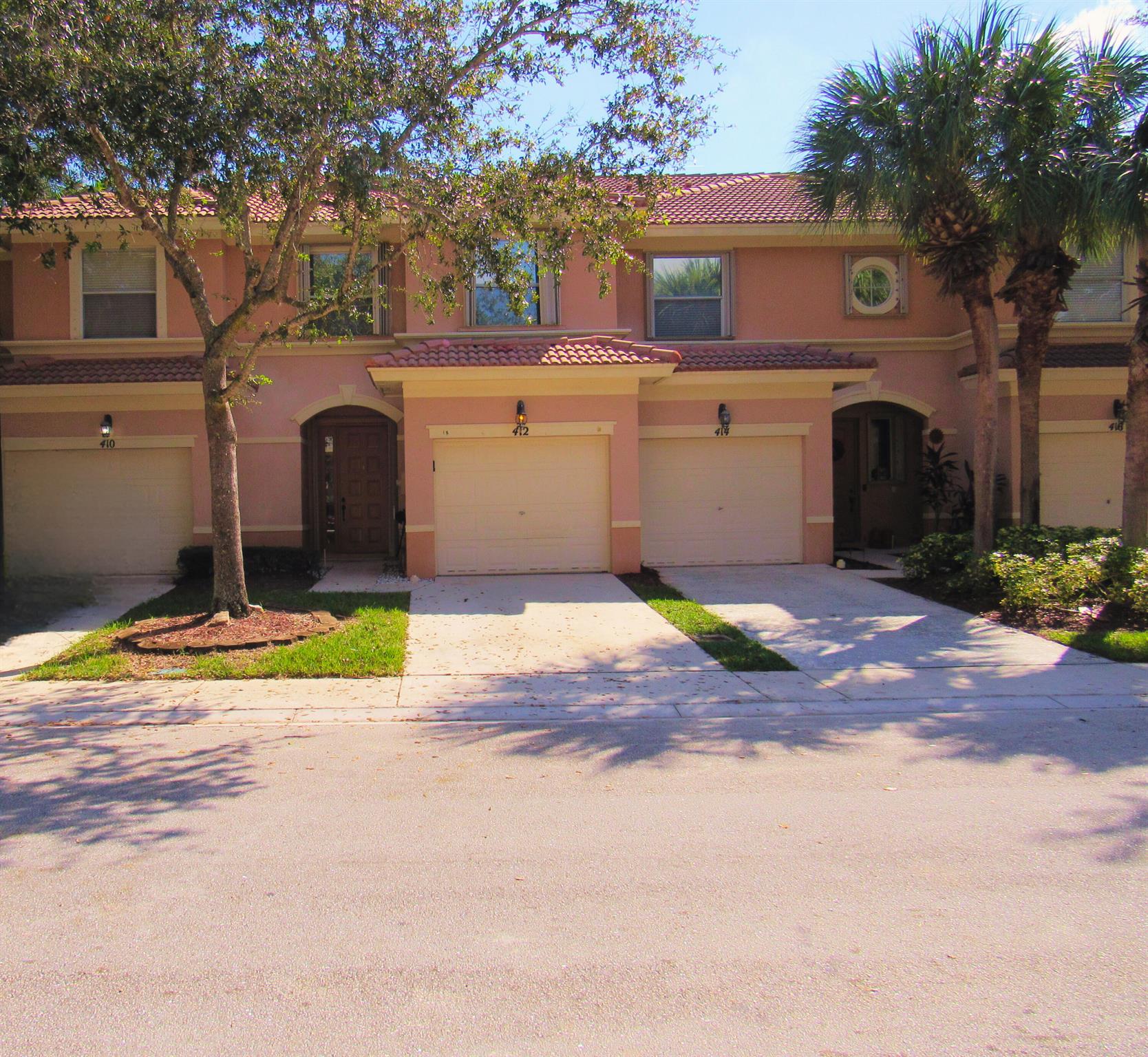 SEMINOLE ESTATES & TOWNHOMES - Residential