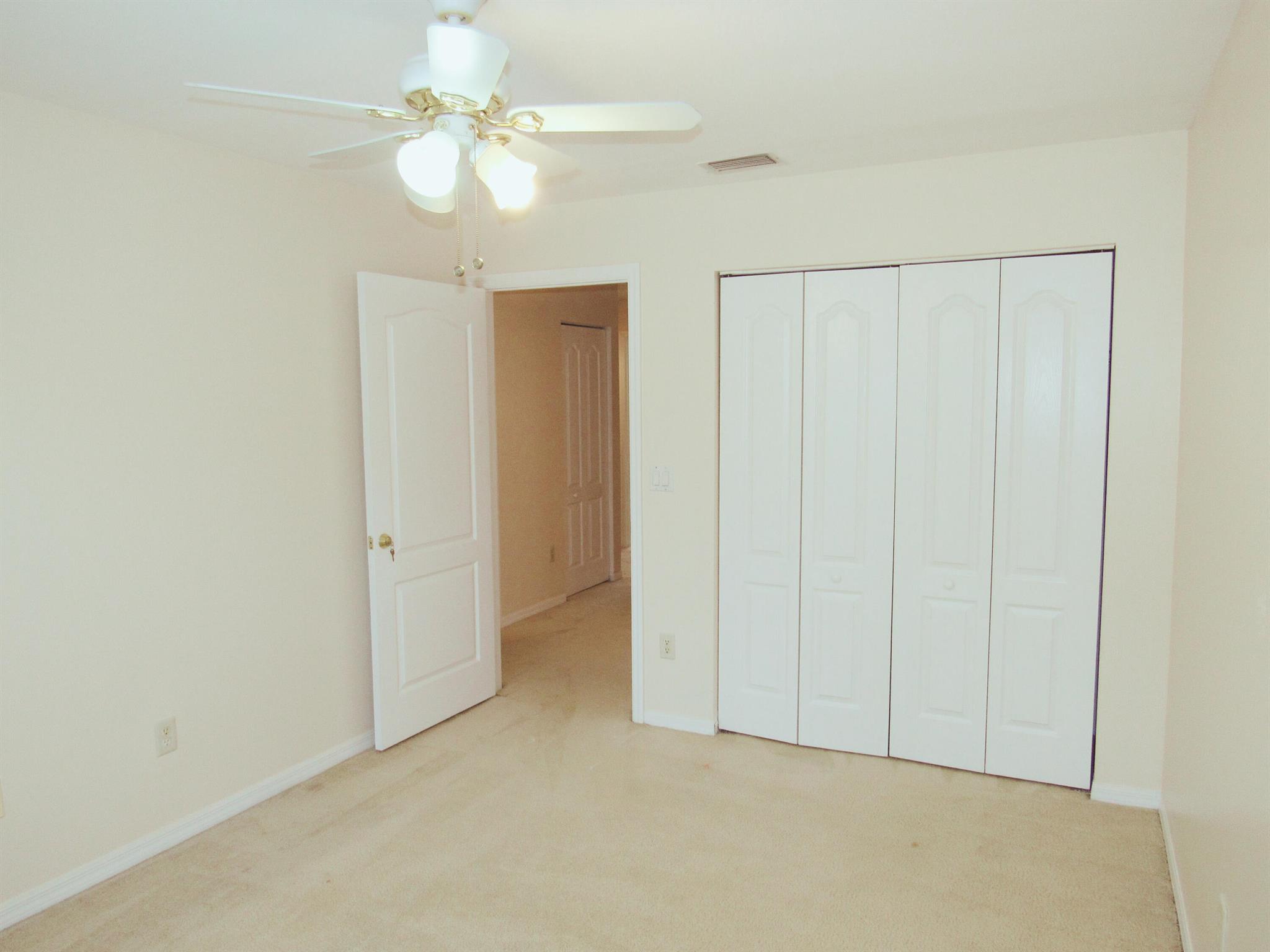 SEMINOLE ESTATES & TOWNHOMES - Residential