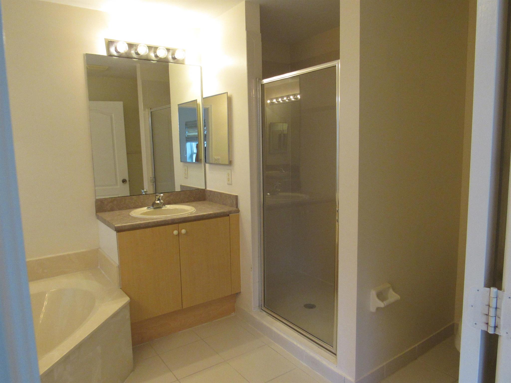 SEMINOLE ESTATES & TOWNHOMES - Residential