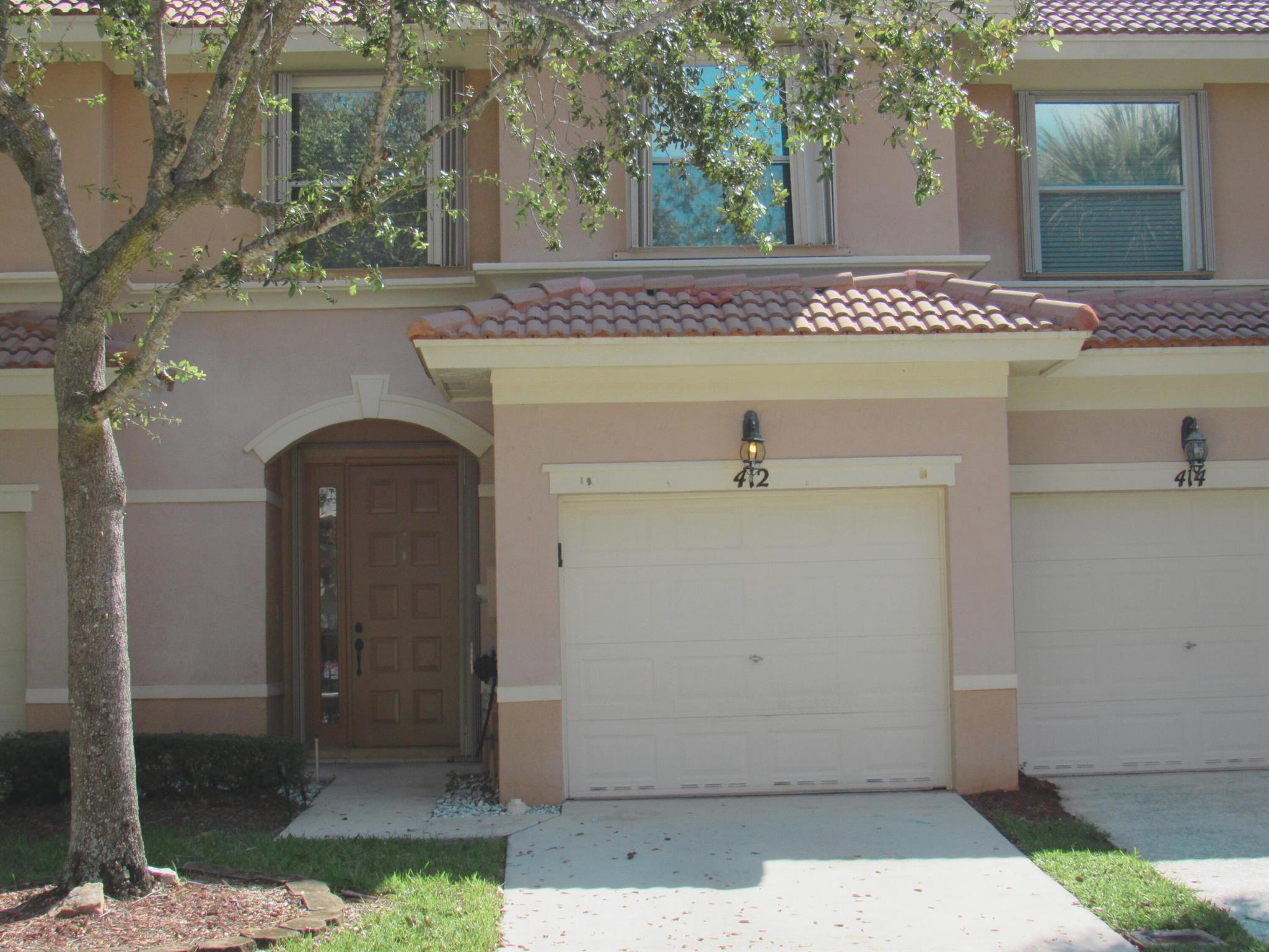 SEMINOLE ESTATES & TOWNHOMES - Residential