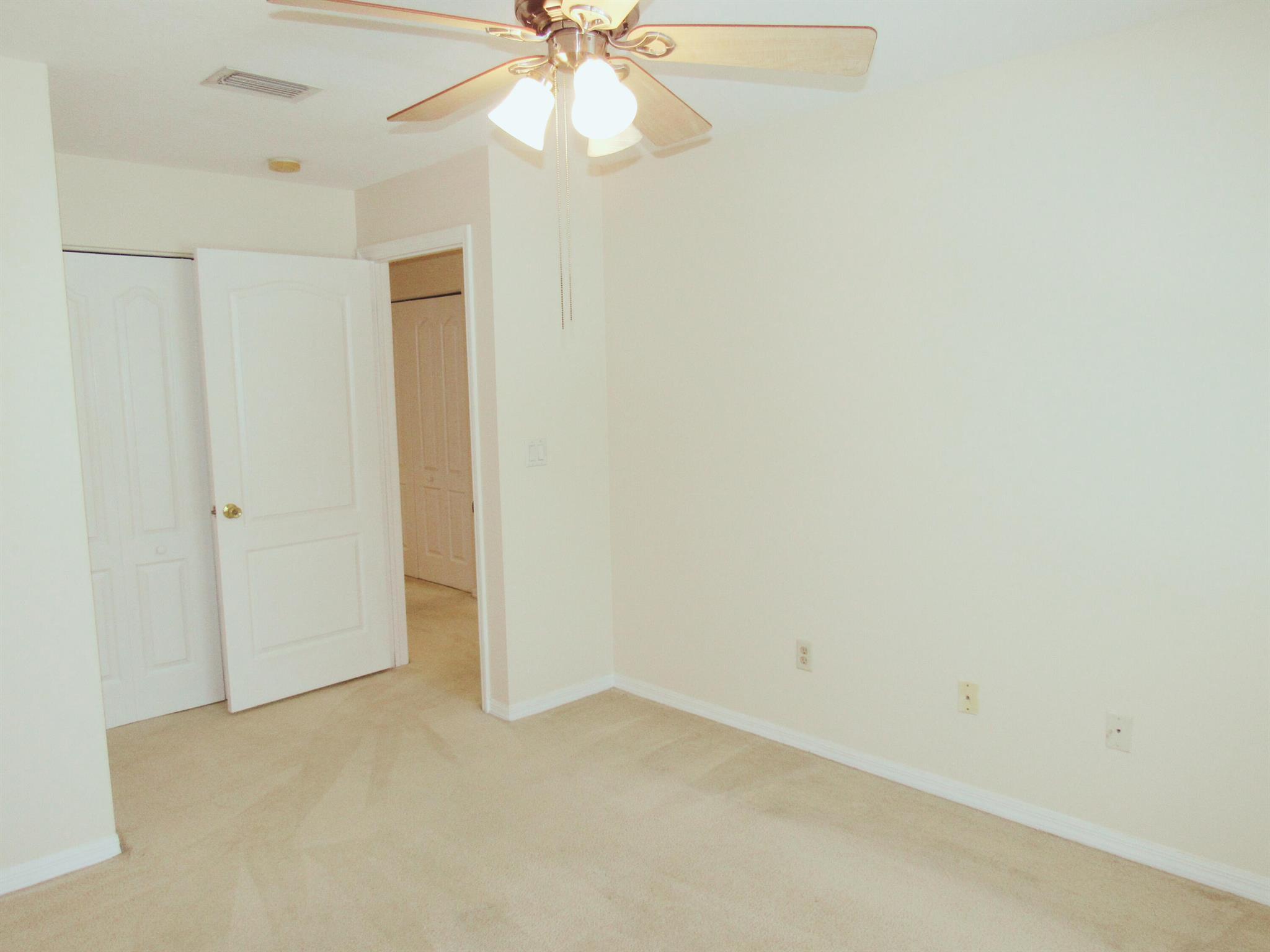 SEMINOLE ESTATES & TOWNHOMES - Residential