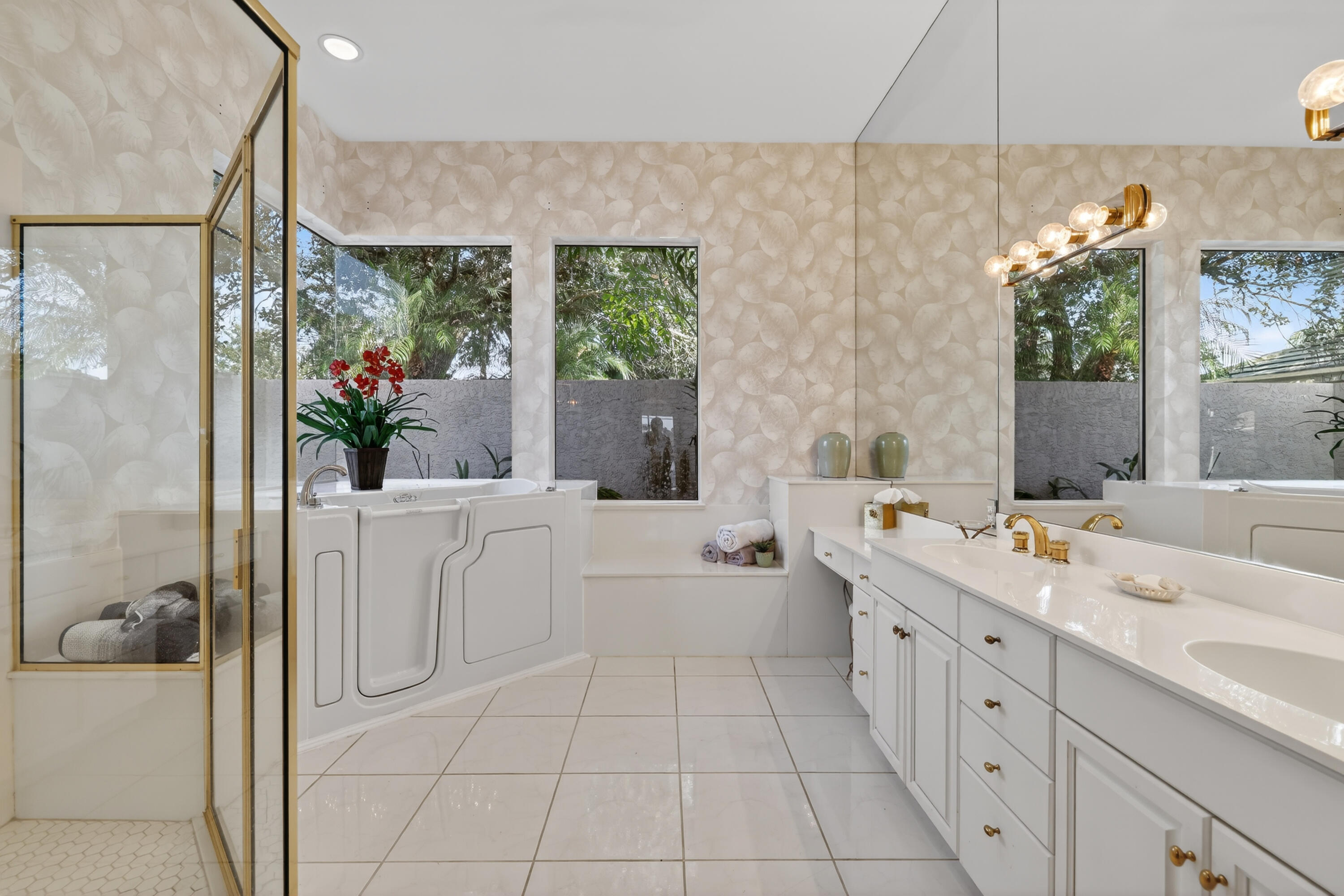 CHARING CROSS - Residential