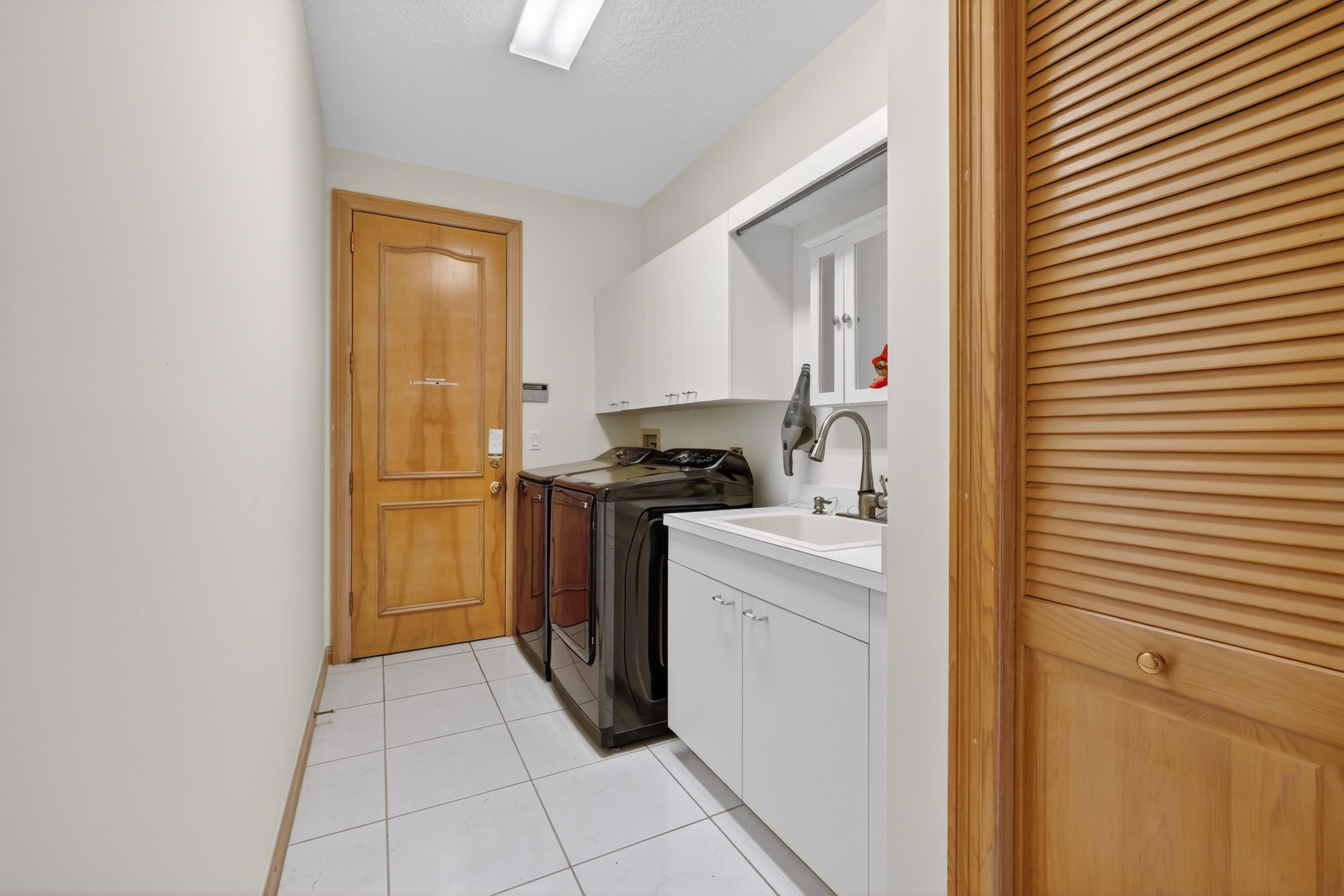 CHARING CROSS - Residential