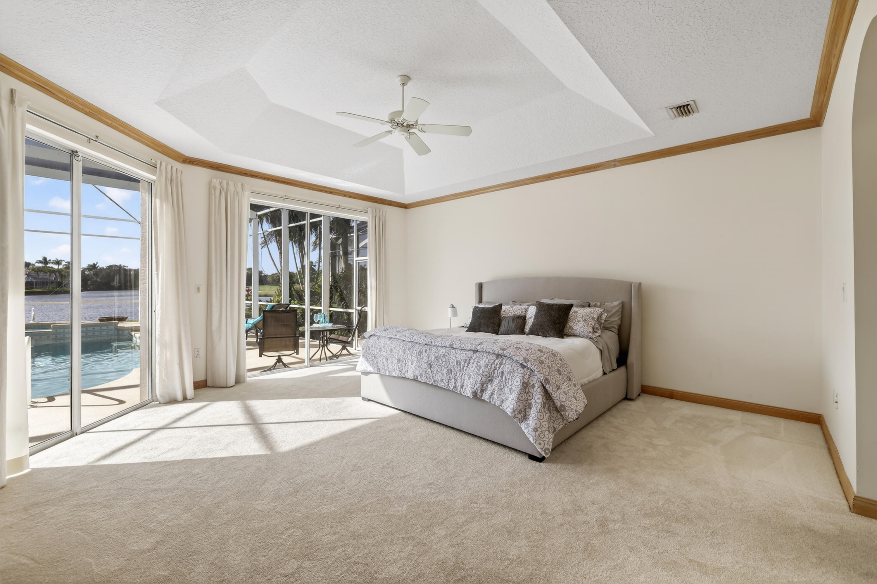 CHARING CROSS - Residential