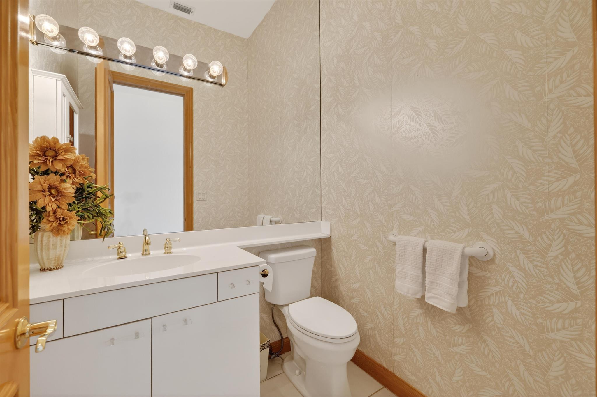 CHARING CROSS - Residential