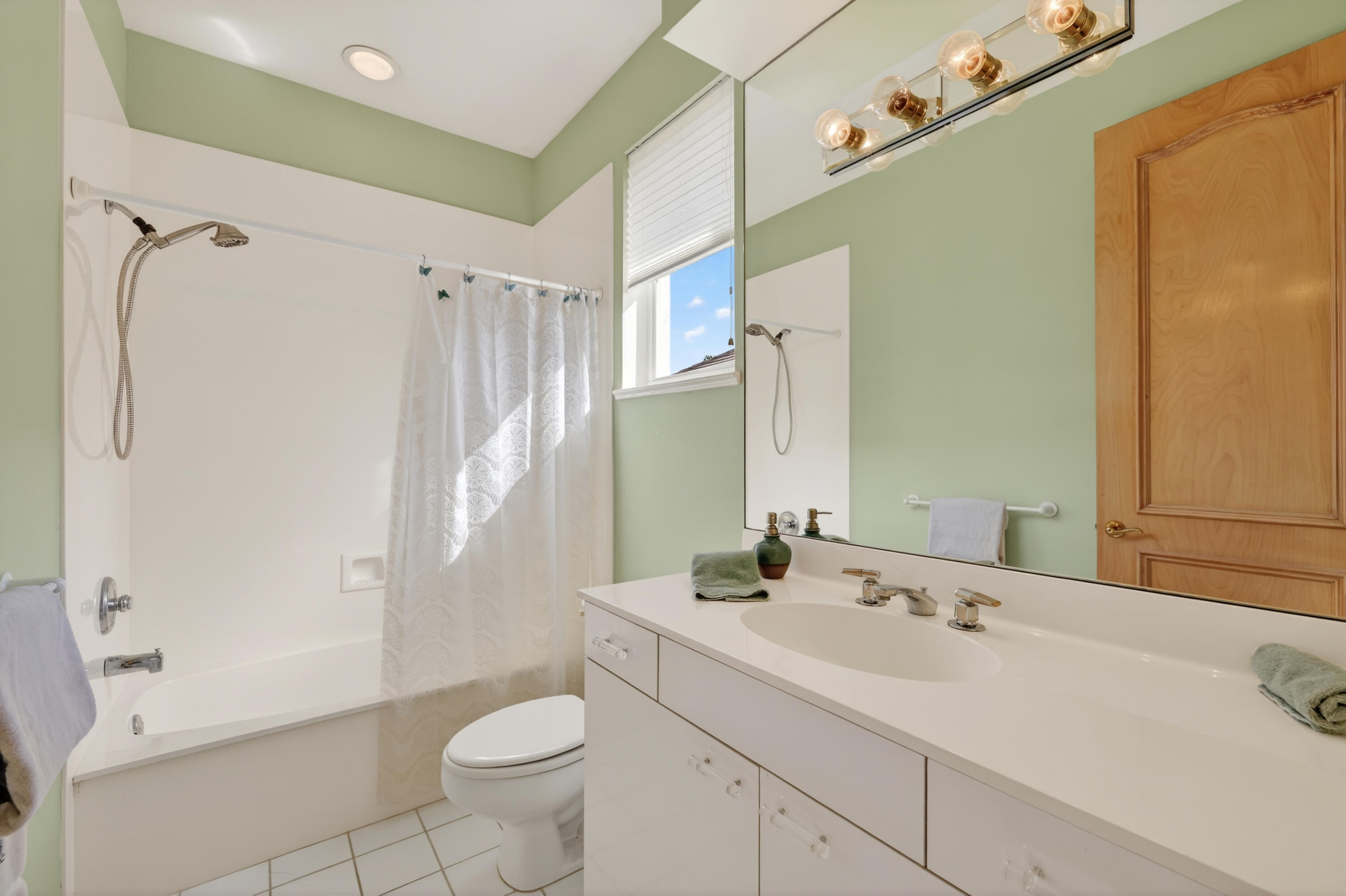 CHARING CROSS - Residential