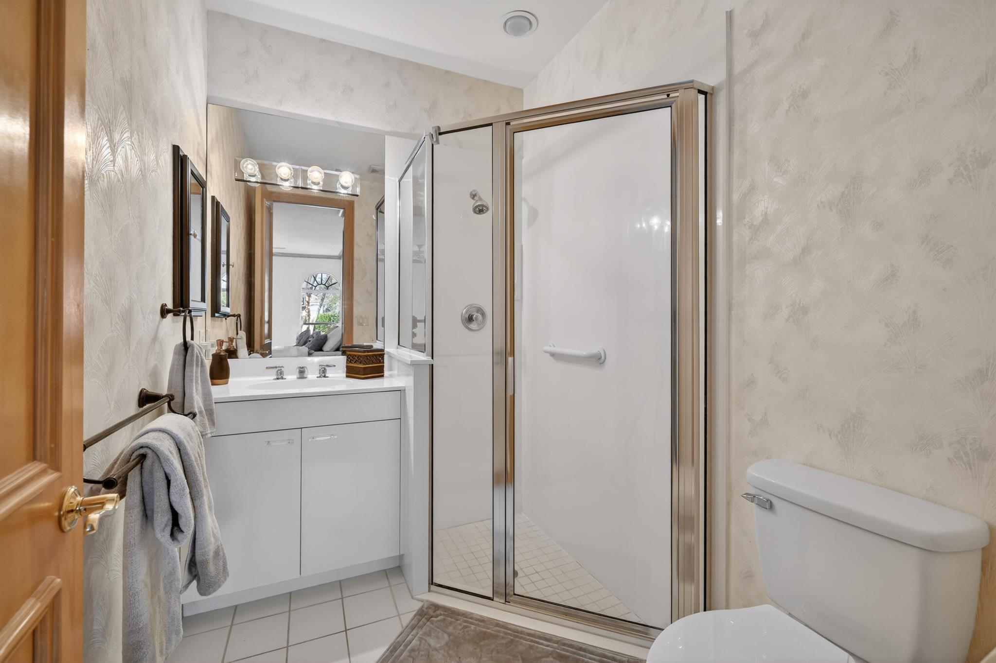 CHARING CROSS - Residential