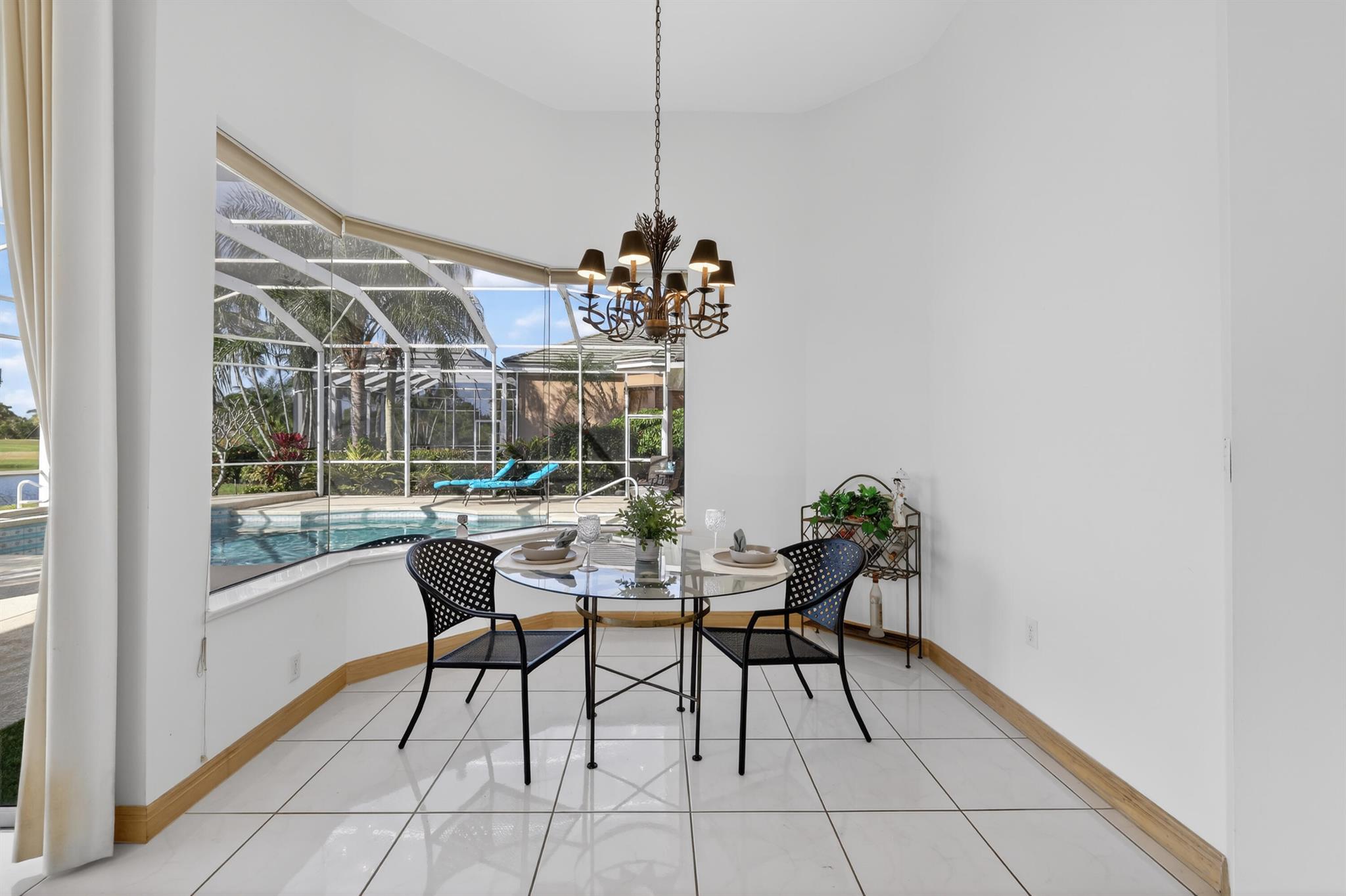 CHARING CROSS - Residential