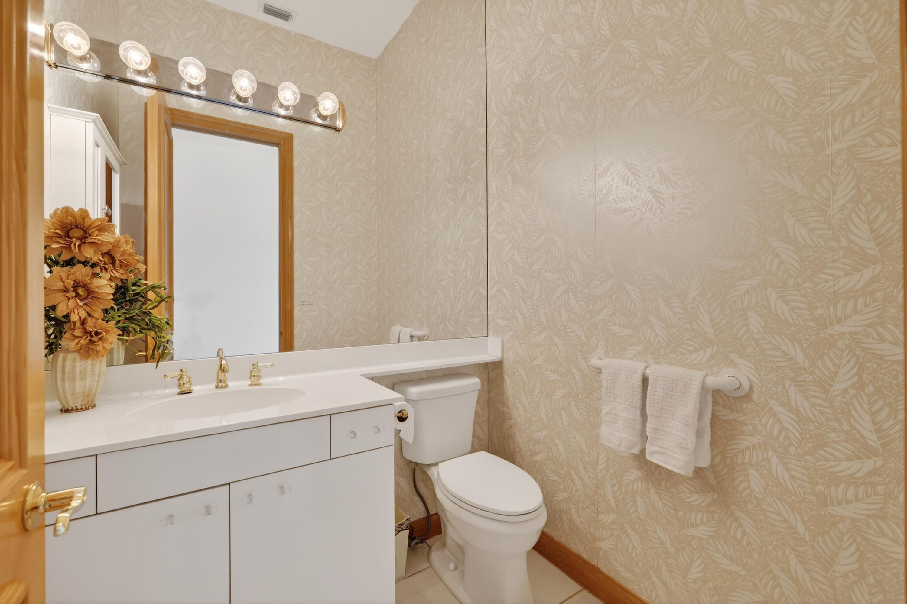 CHARING CROSS - Residential