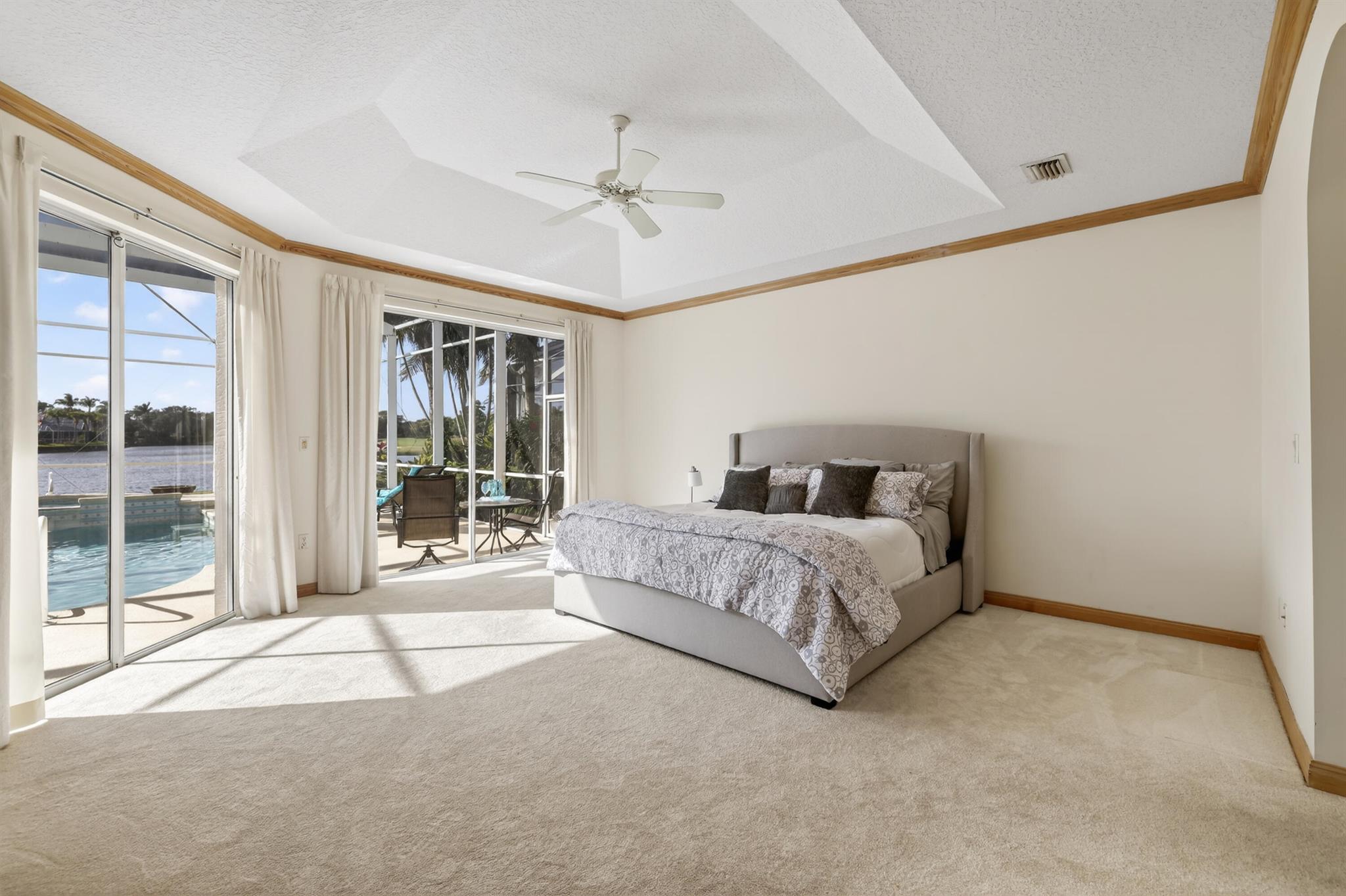 CHARING CROSS - Residential