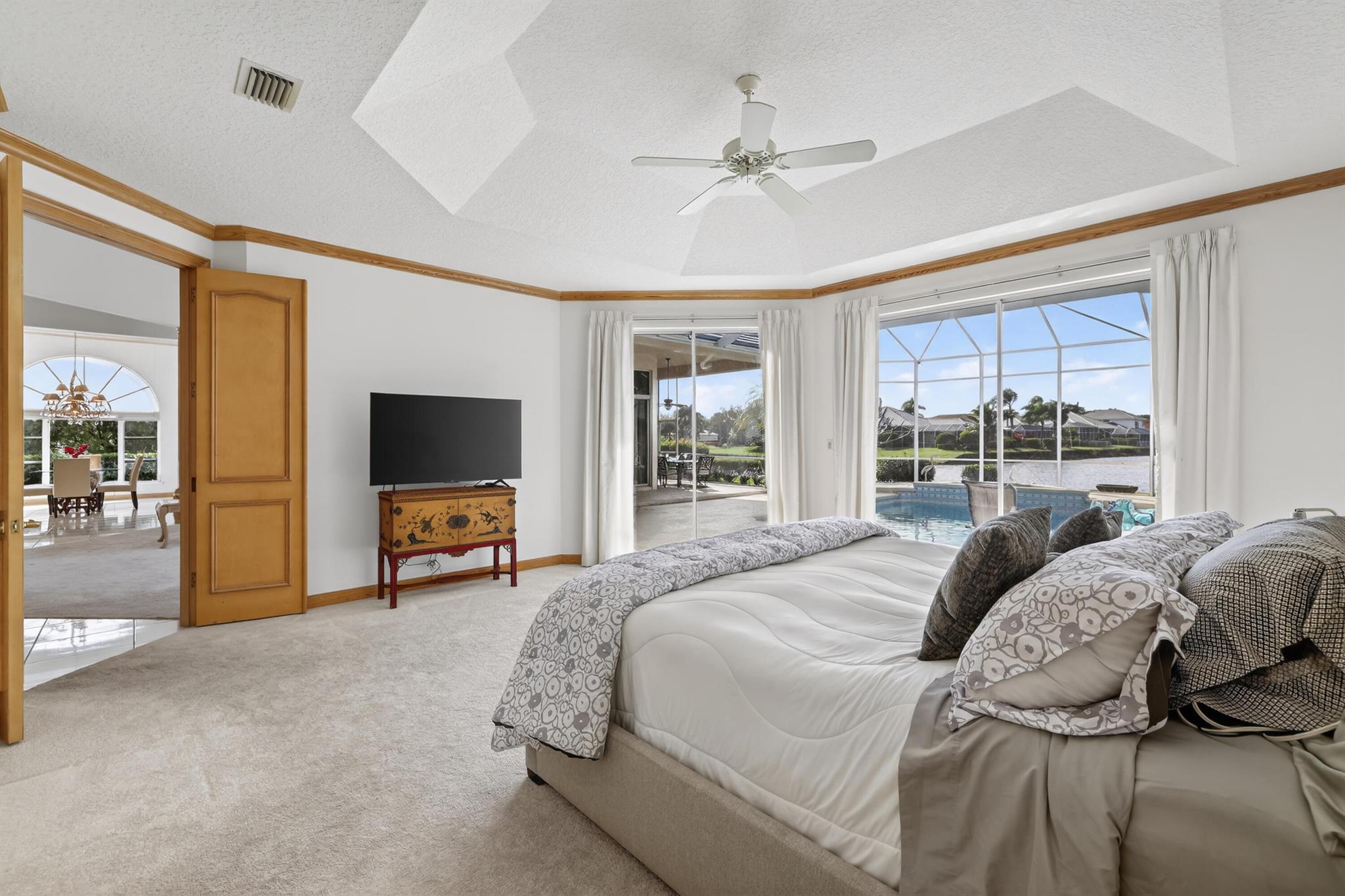 CHARING CROSS - Residential