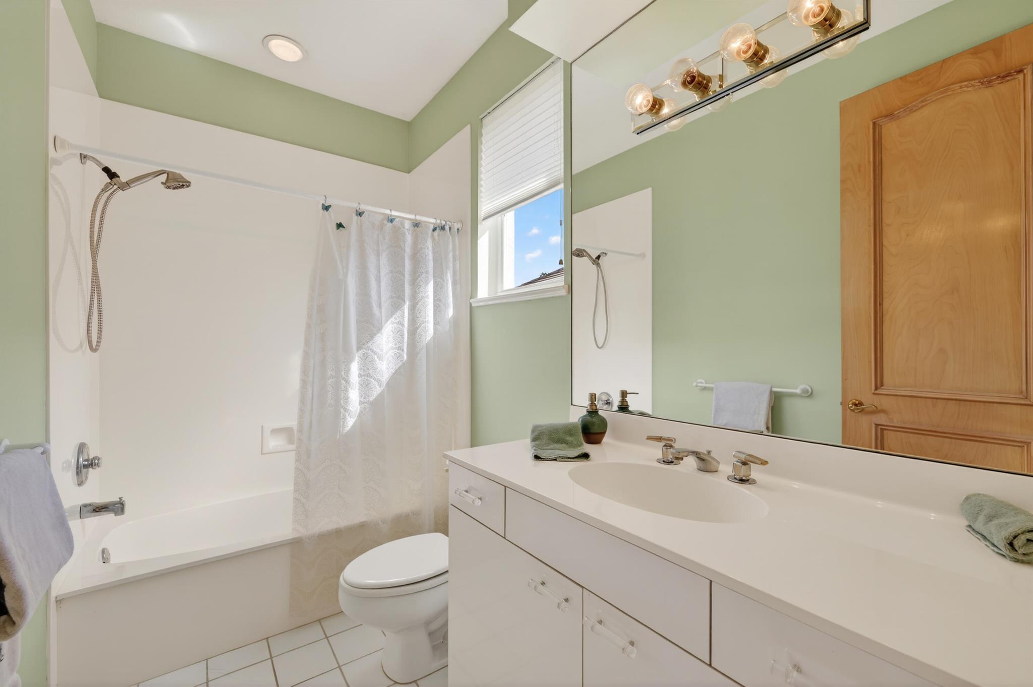 CHARING CROSS - Residential