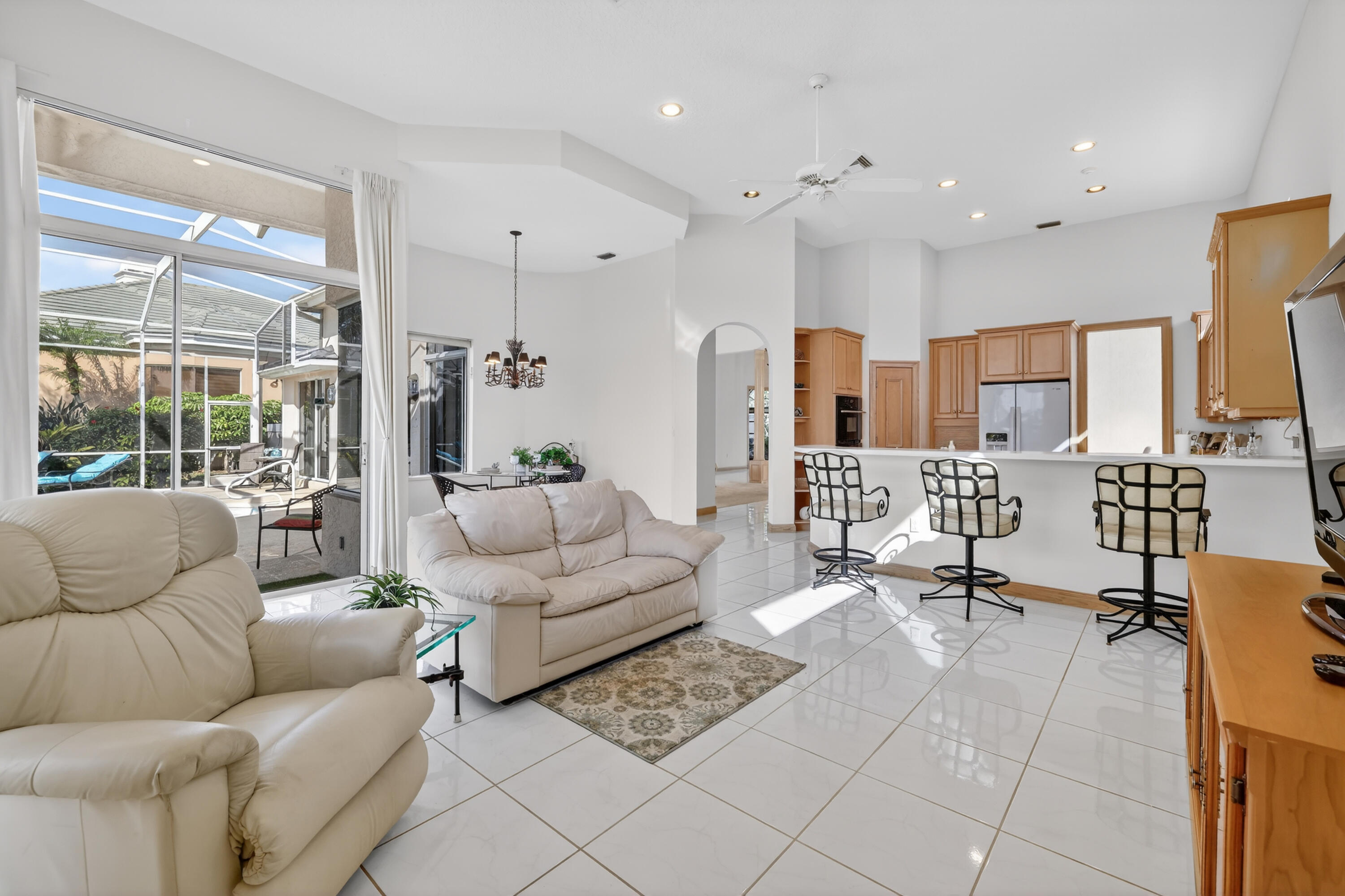 CHARING CROSS - Residential