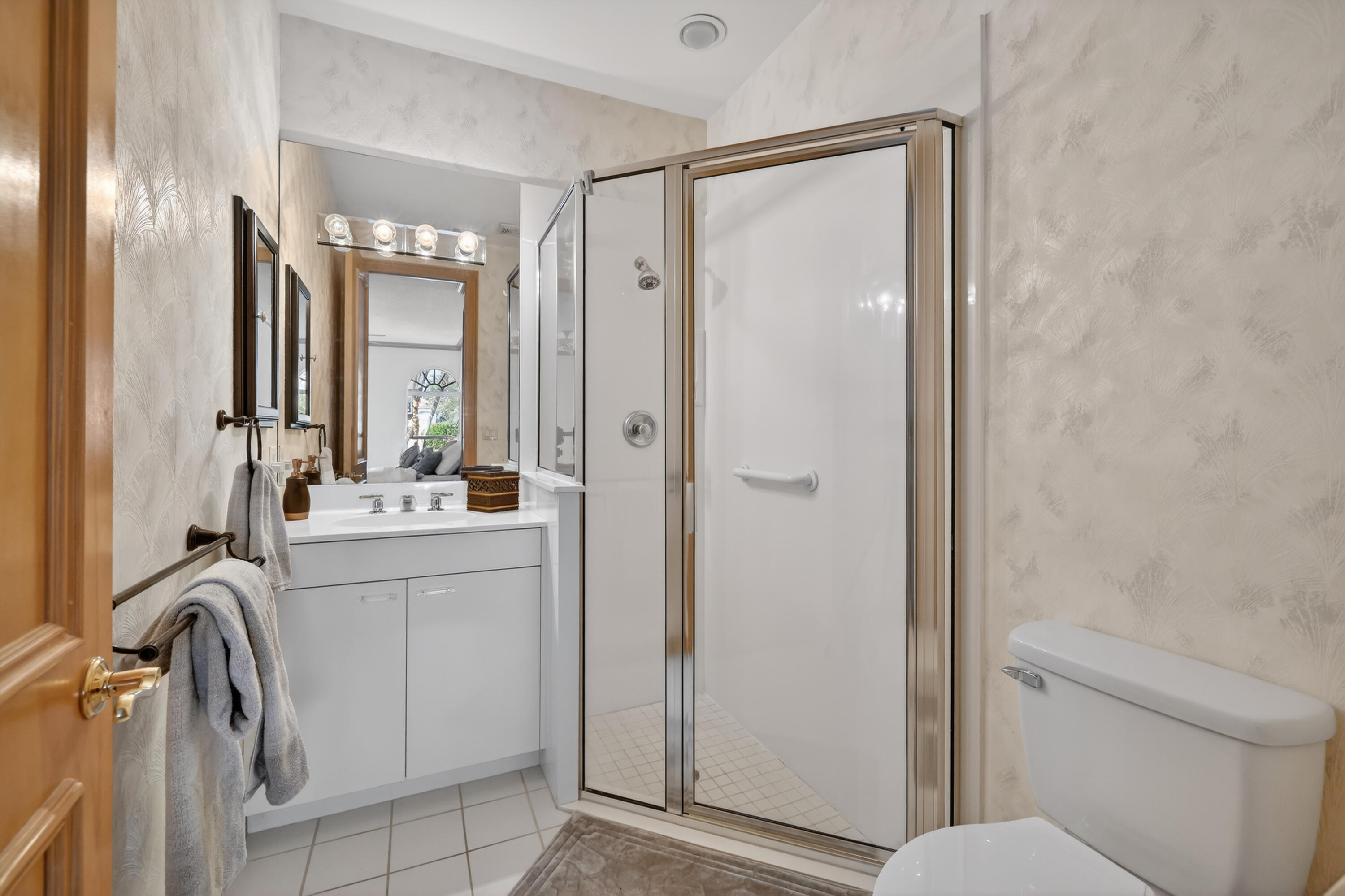 CHARING CROSS - Residential