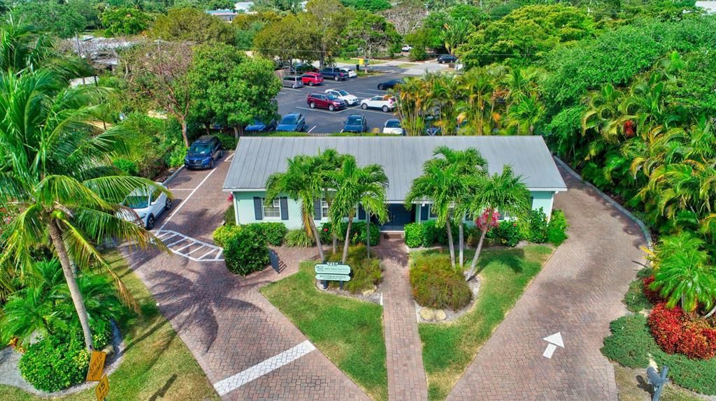 Photo of 710 NE 3rd Avenue, Delray Beach, FL 33444 (MLS # R10727038)